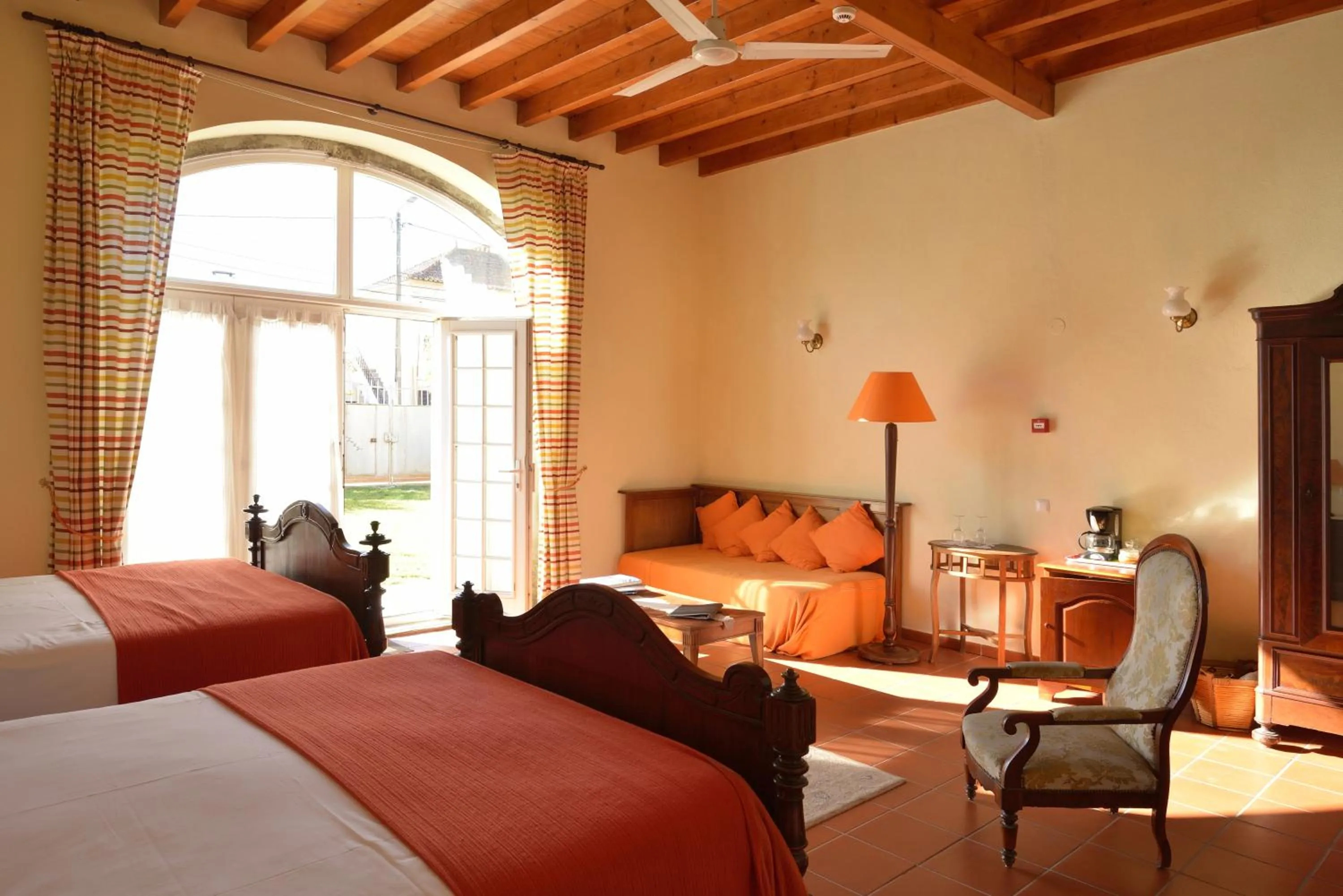 Photo of the whole room, Bed in Quinta Do Scoto