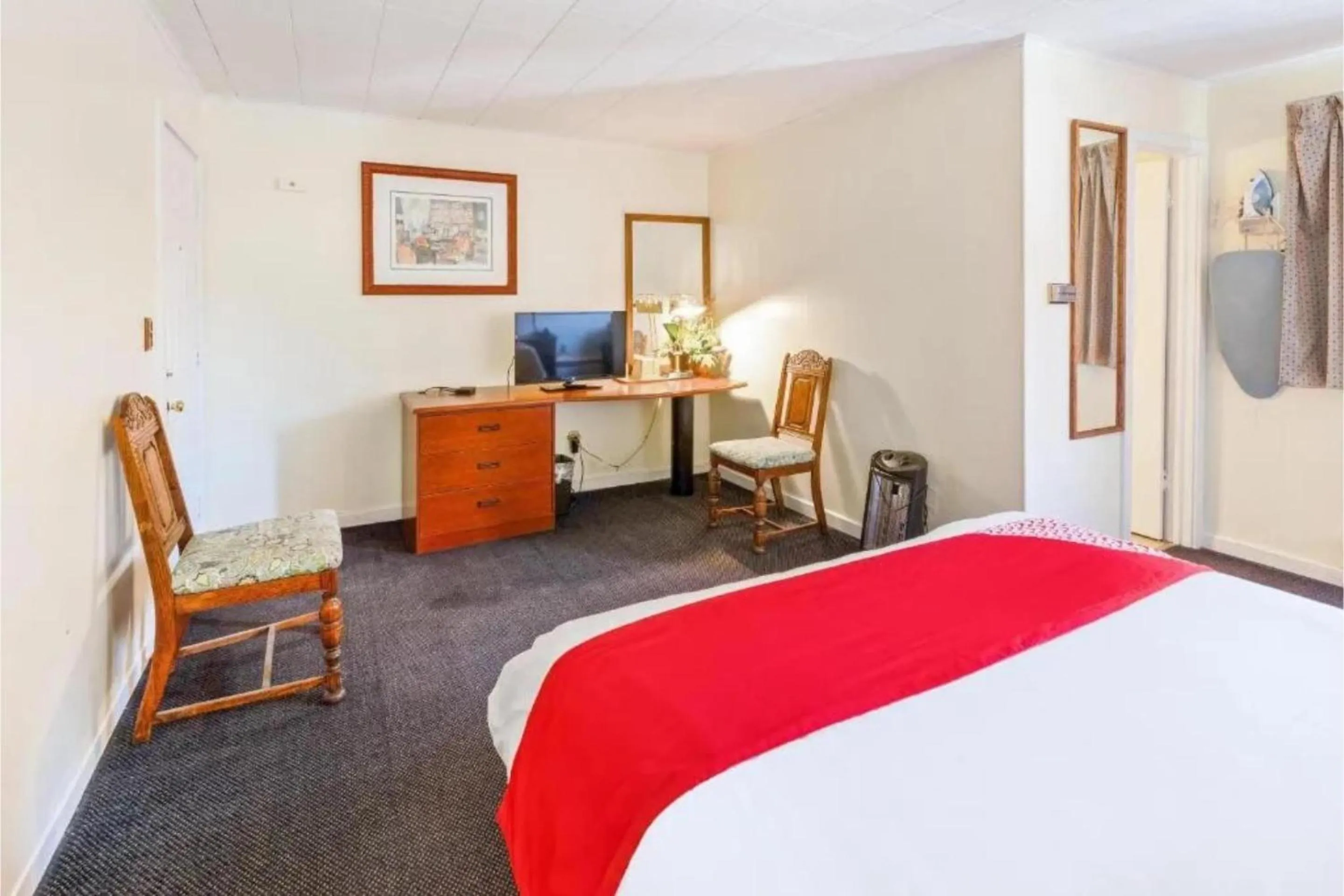 Bedroom, Bed in Buena Vista Inn Motel