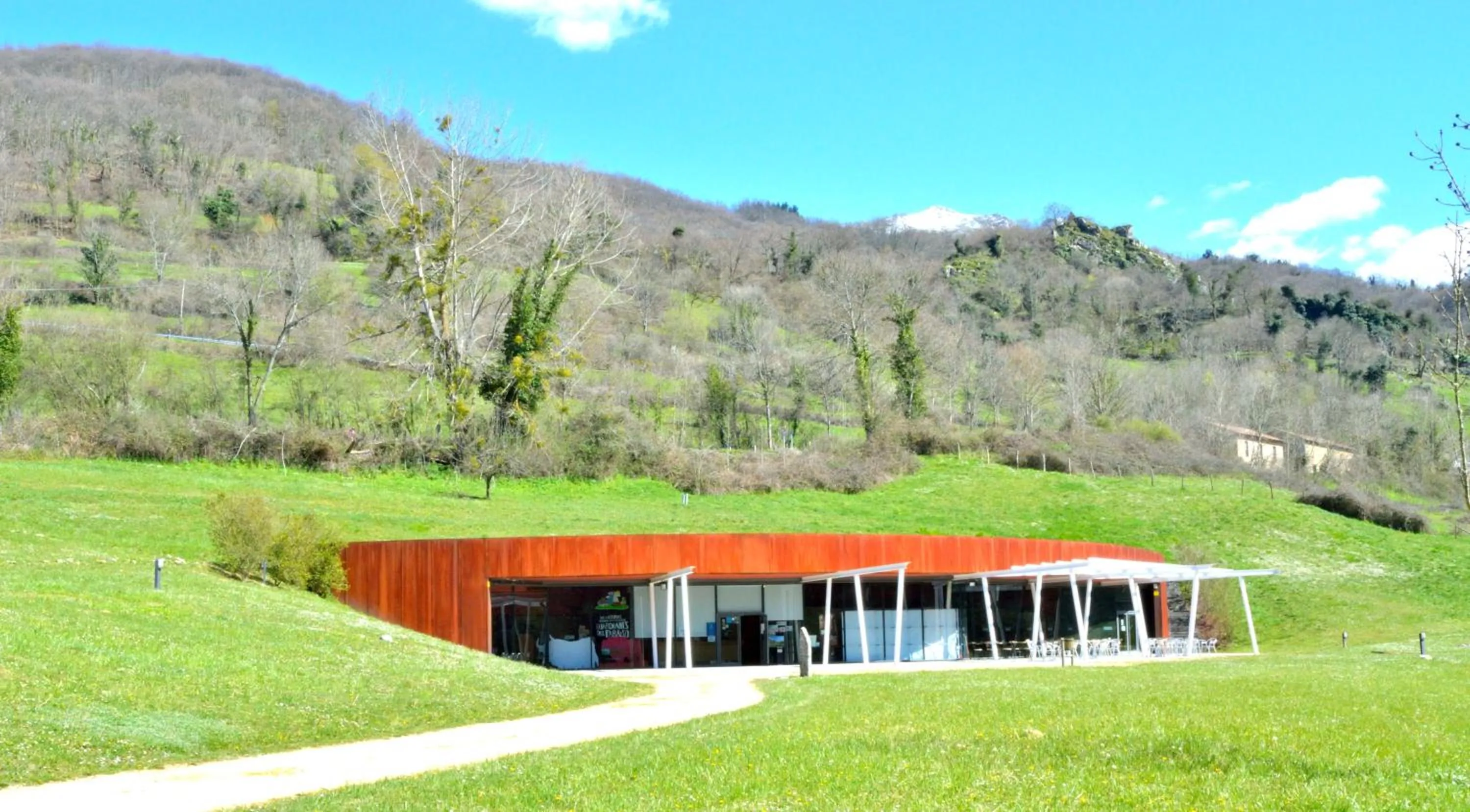 Entertainment in La Posta del Camín Real