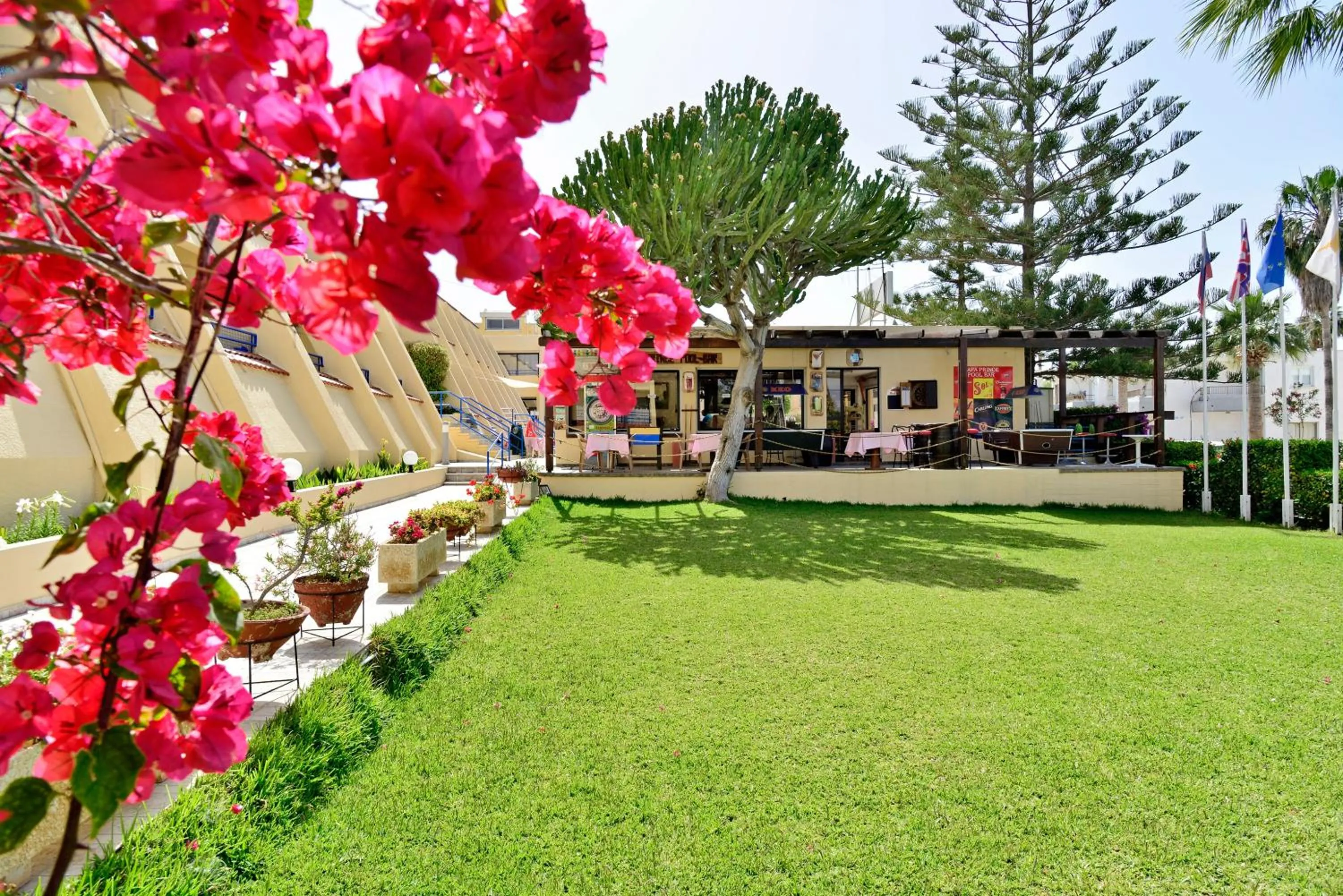 Garden in Napa Prince Hotel Apts