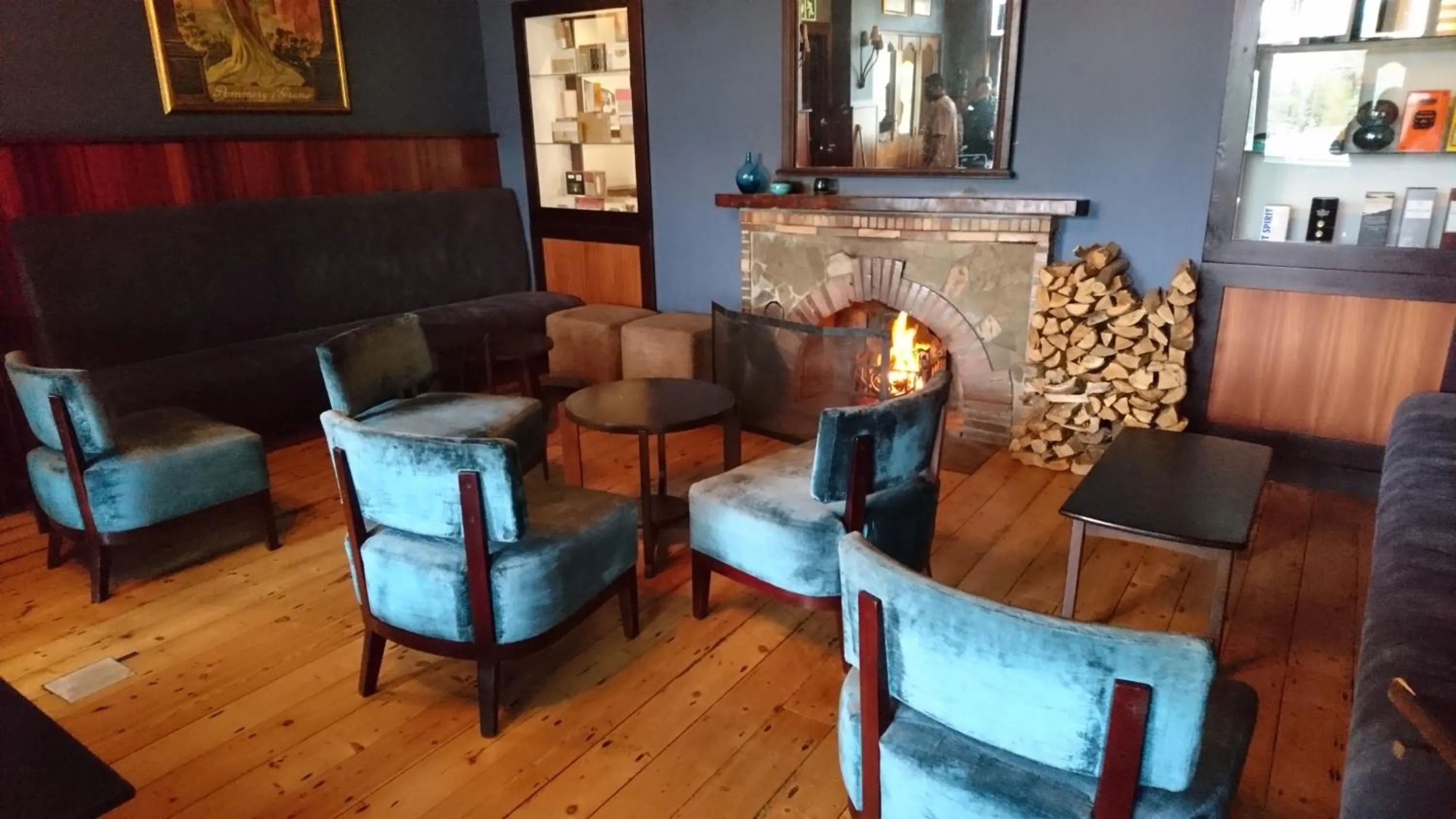 Lounge or bar in Chapmans Peak Beach Hotel