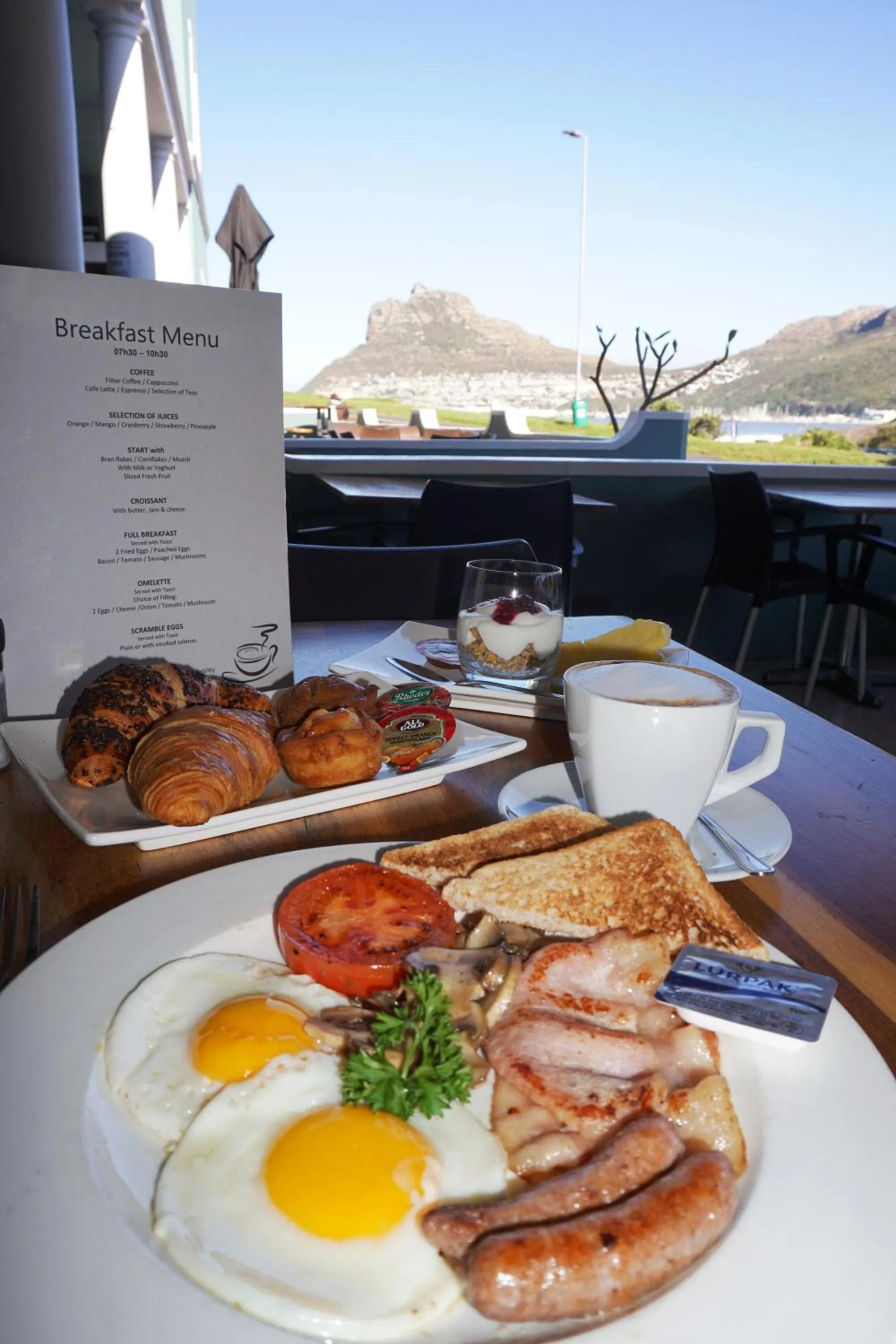 Breakfast in Chapmans Peak Beach Hotel
