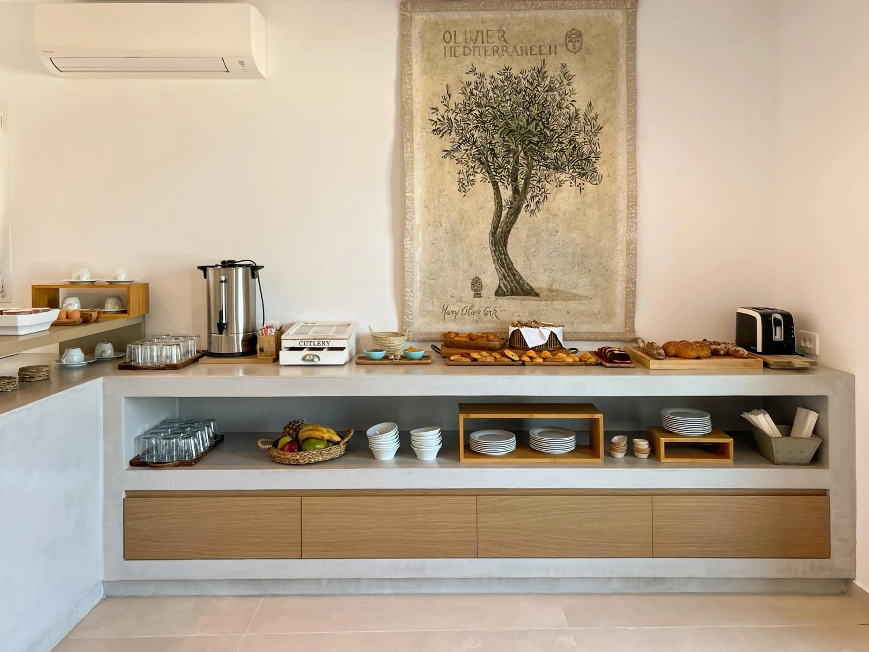 Buffet breakfast in Portobello Boutique Hotel