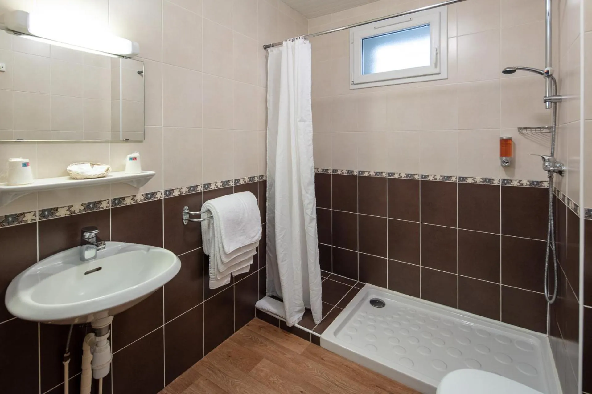 Bathroom in Hôtel Restaurant L'ancienne Auberge