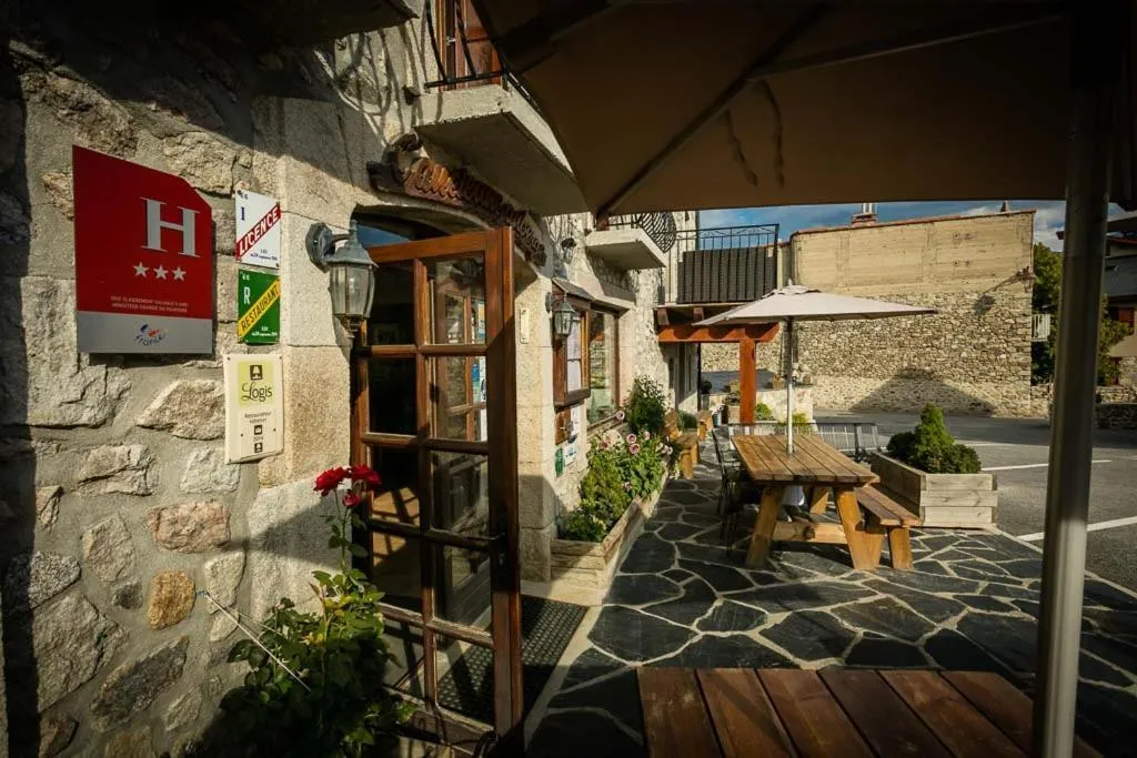 Facade/entrance in Hôtel Restaurant L'ancienne Auberge