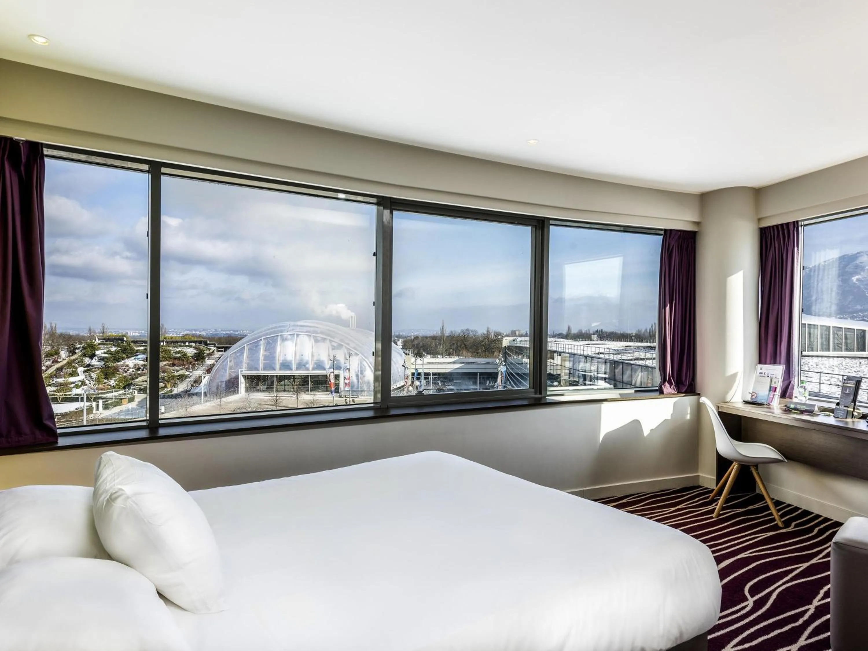 Bedroom, Bed in ibis Styles Saint Julien en Genevois Vitam