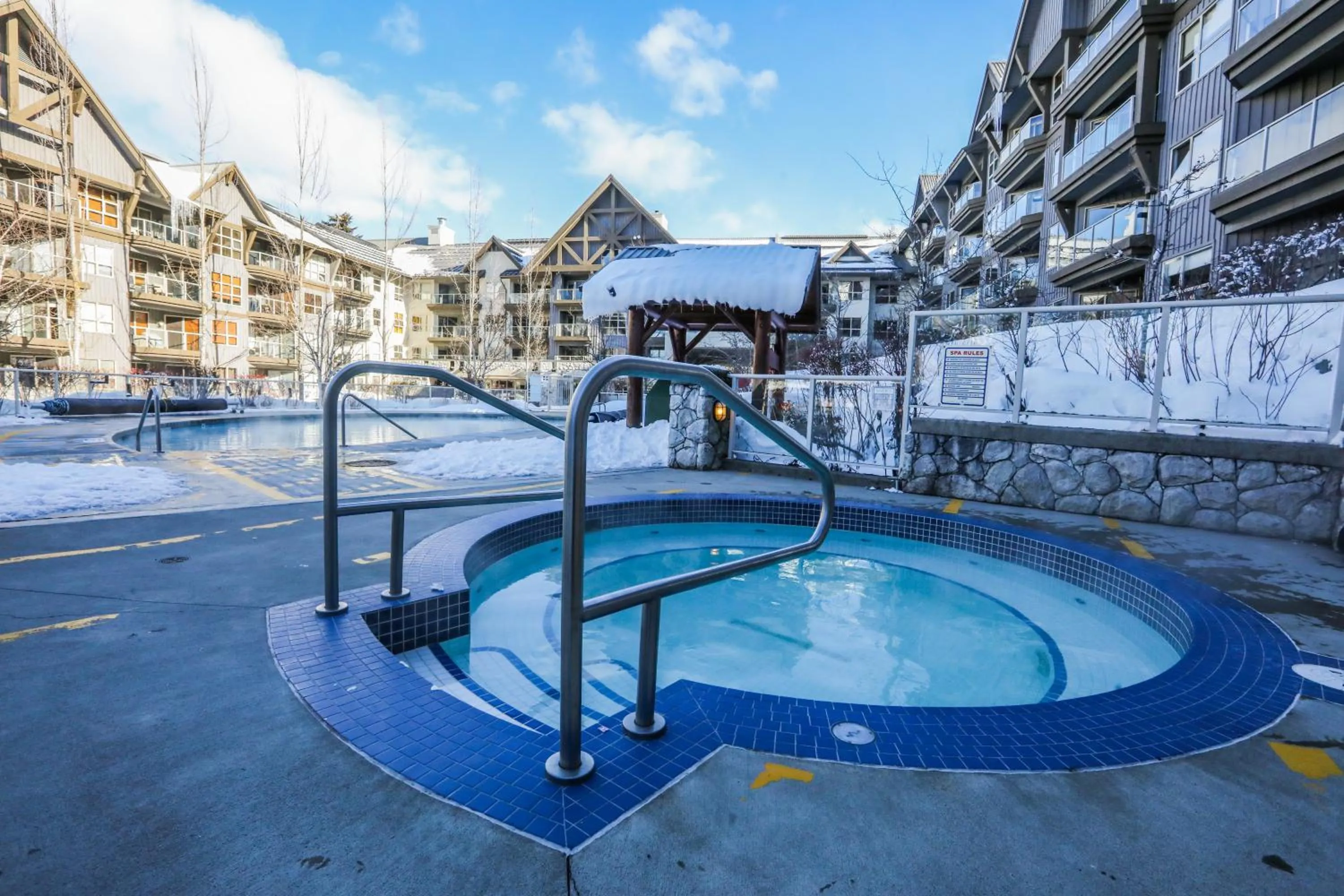 Hot Tub in The Aspens by Whiski Jack
