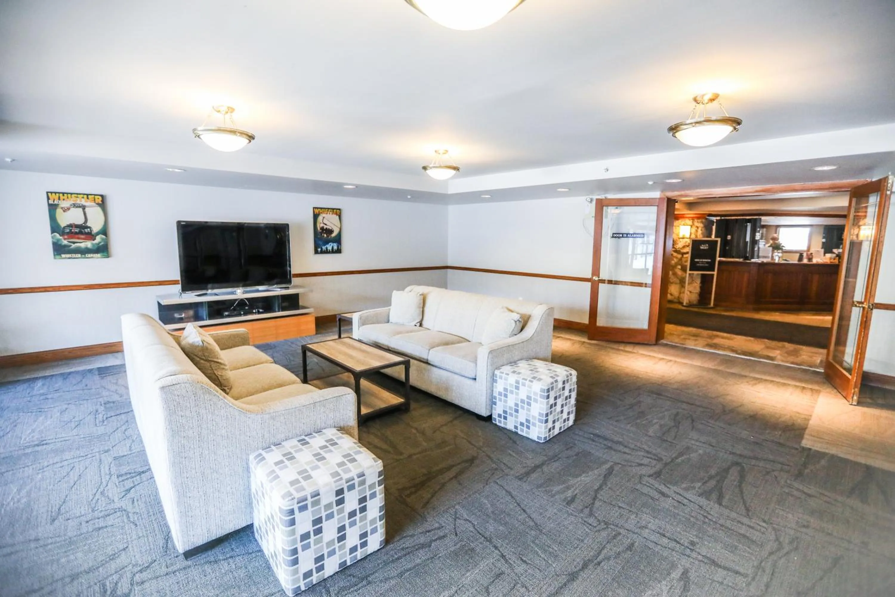 Communal lounge/ TV room in The Aspens by Whiski Jack