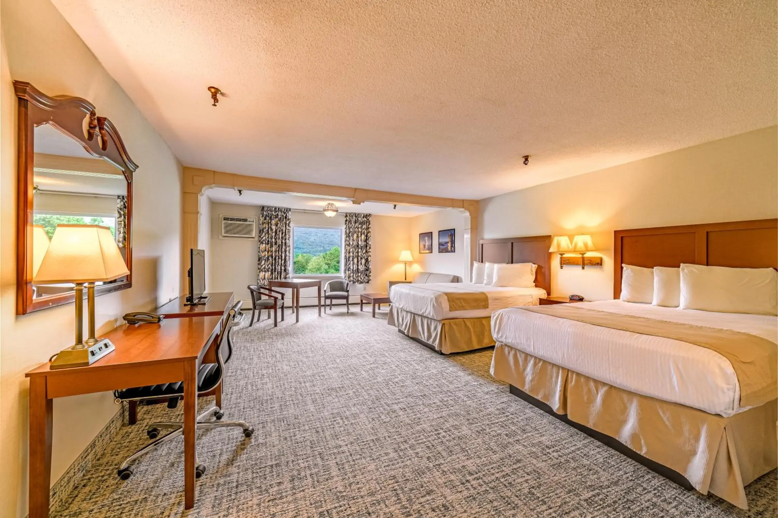 Junior Suite - 2 Queens, Non-Smoking in Town & Country Inn & Resort Junior Suite - 2 Queens, Non-Smoking in Town & Country Inn & Resort