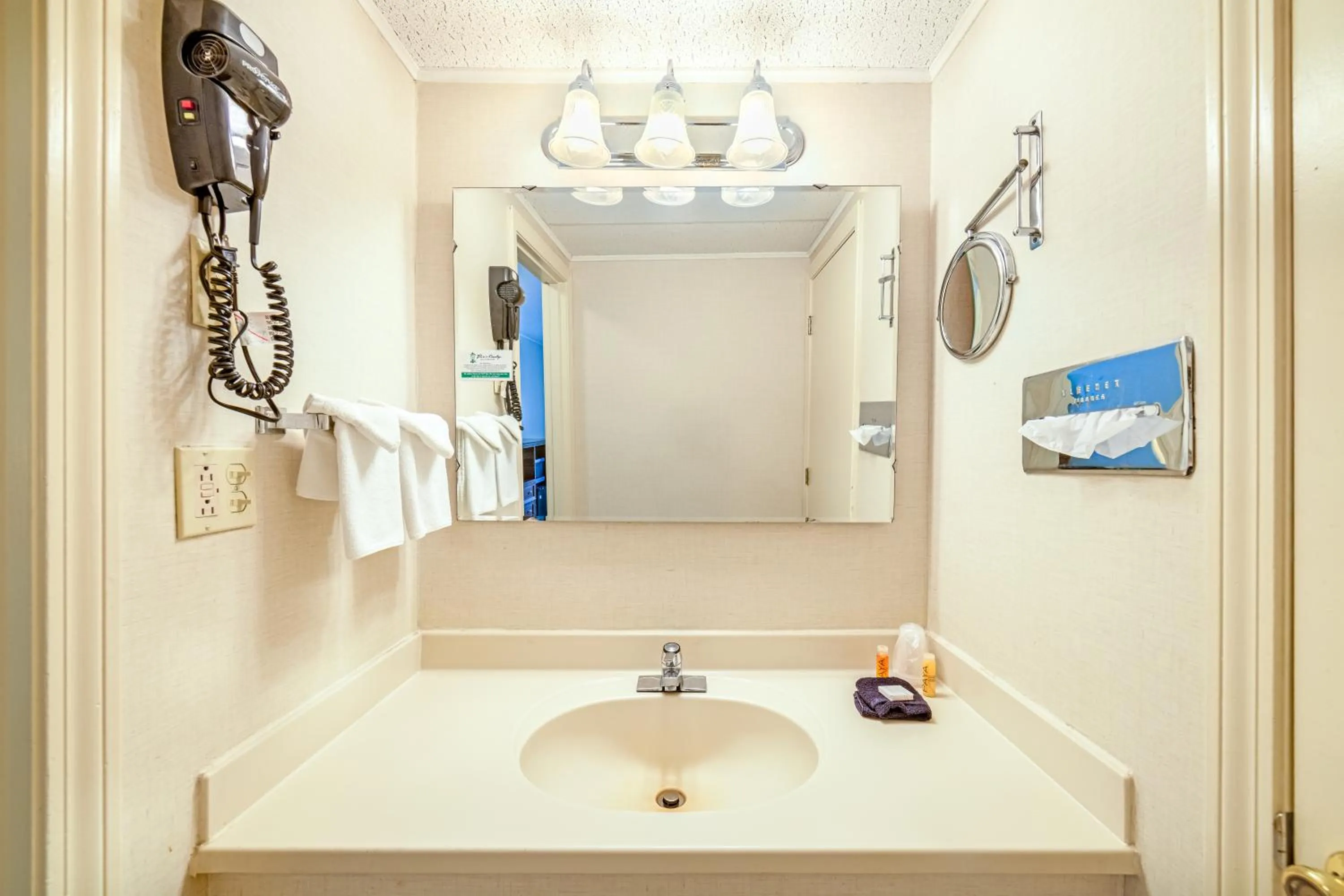 Town & Country Inn & Resort