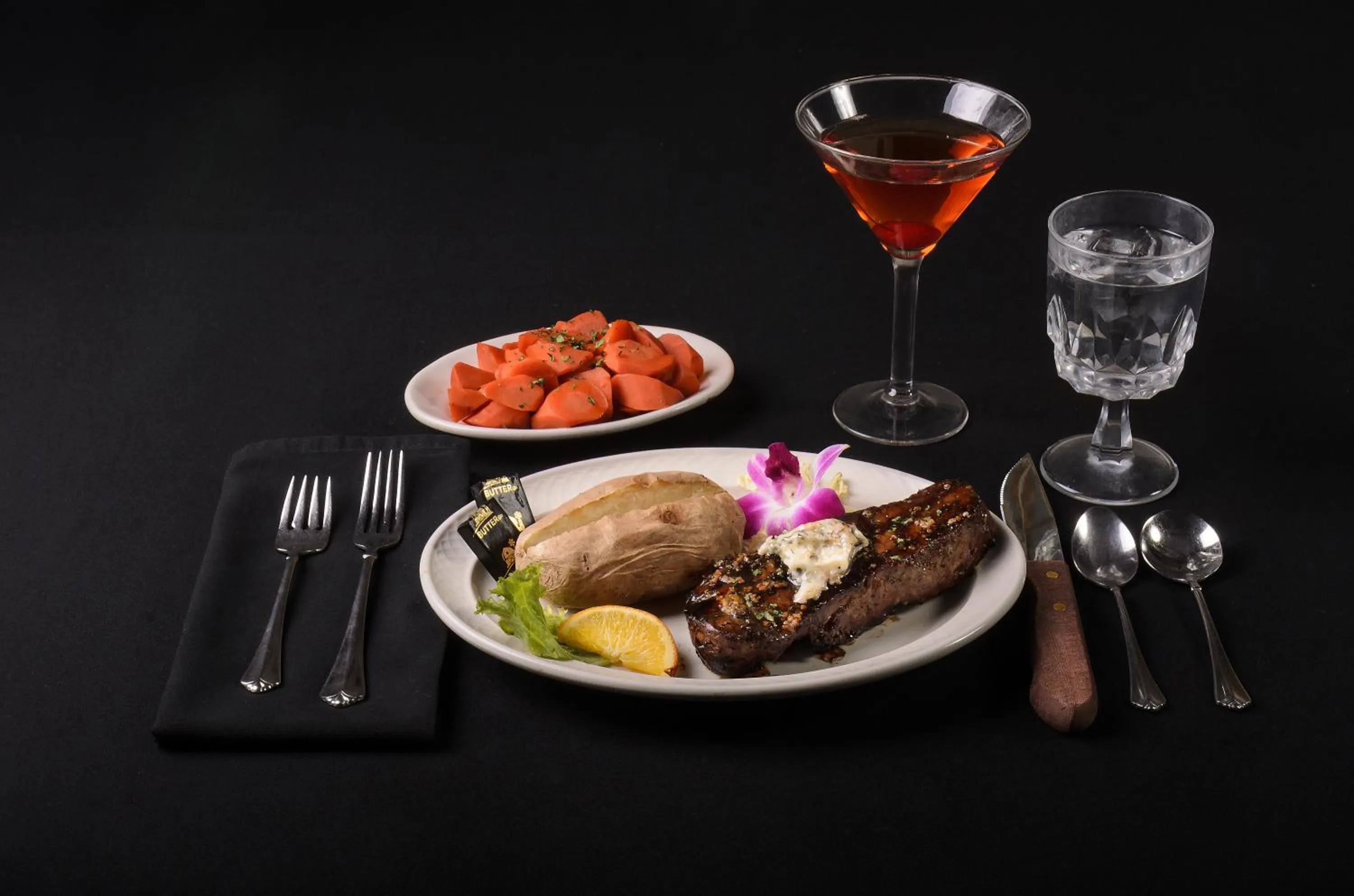 Food and drinks in Town & Country Inn & Resort