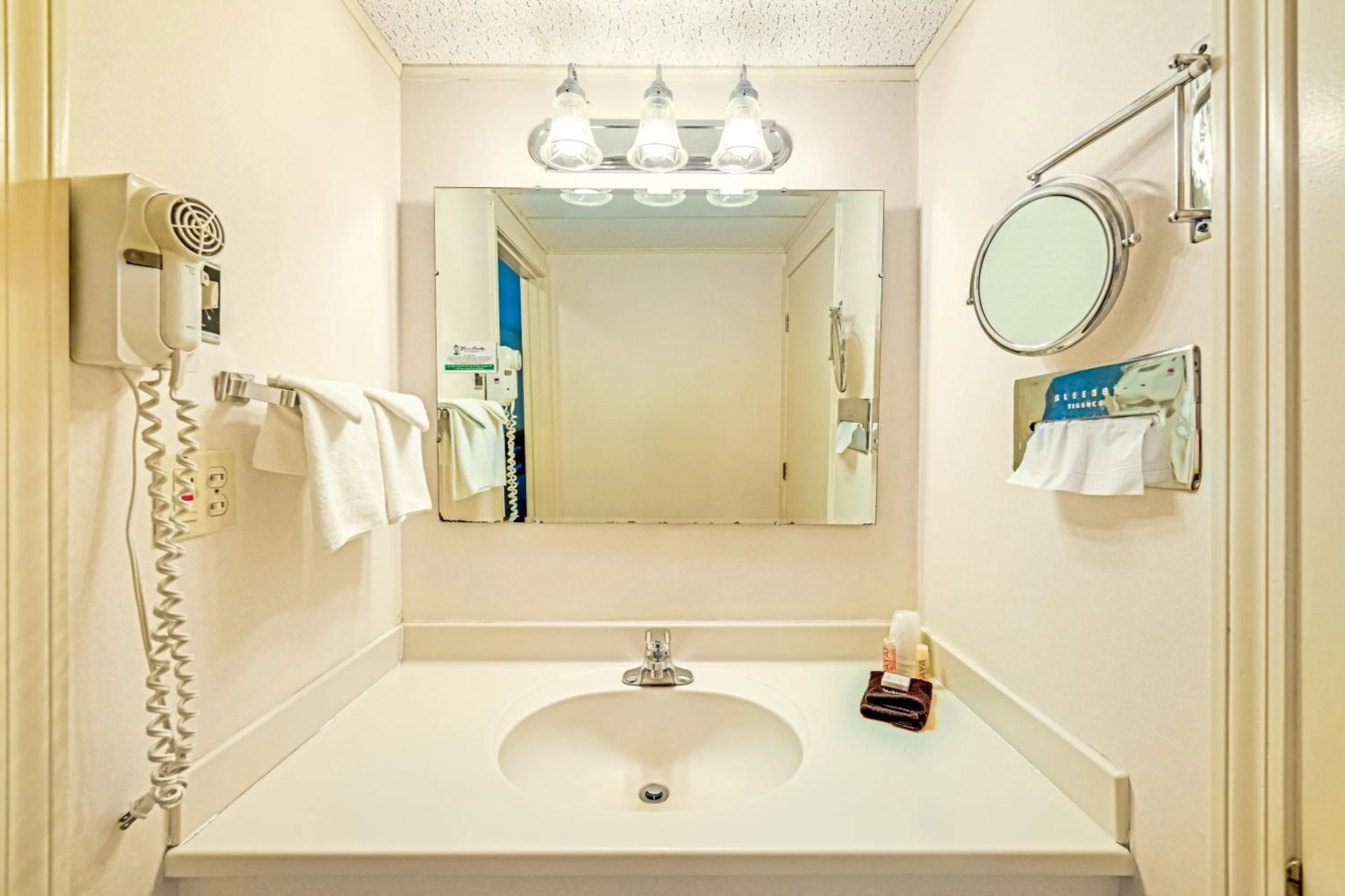 Town & Country Inn & Resort