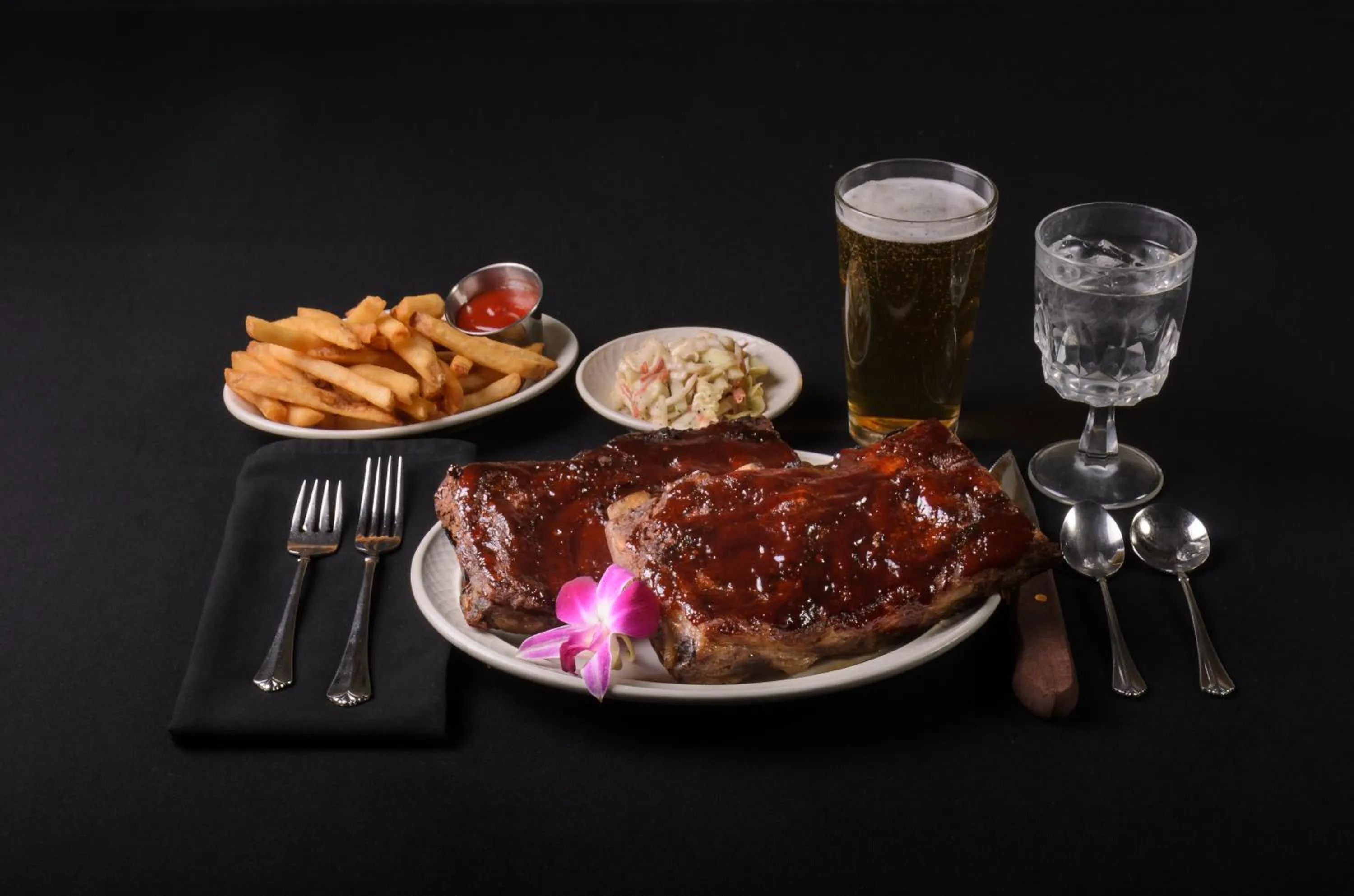 Food and drinks in Town & Country Inn & Resort