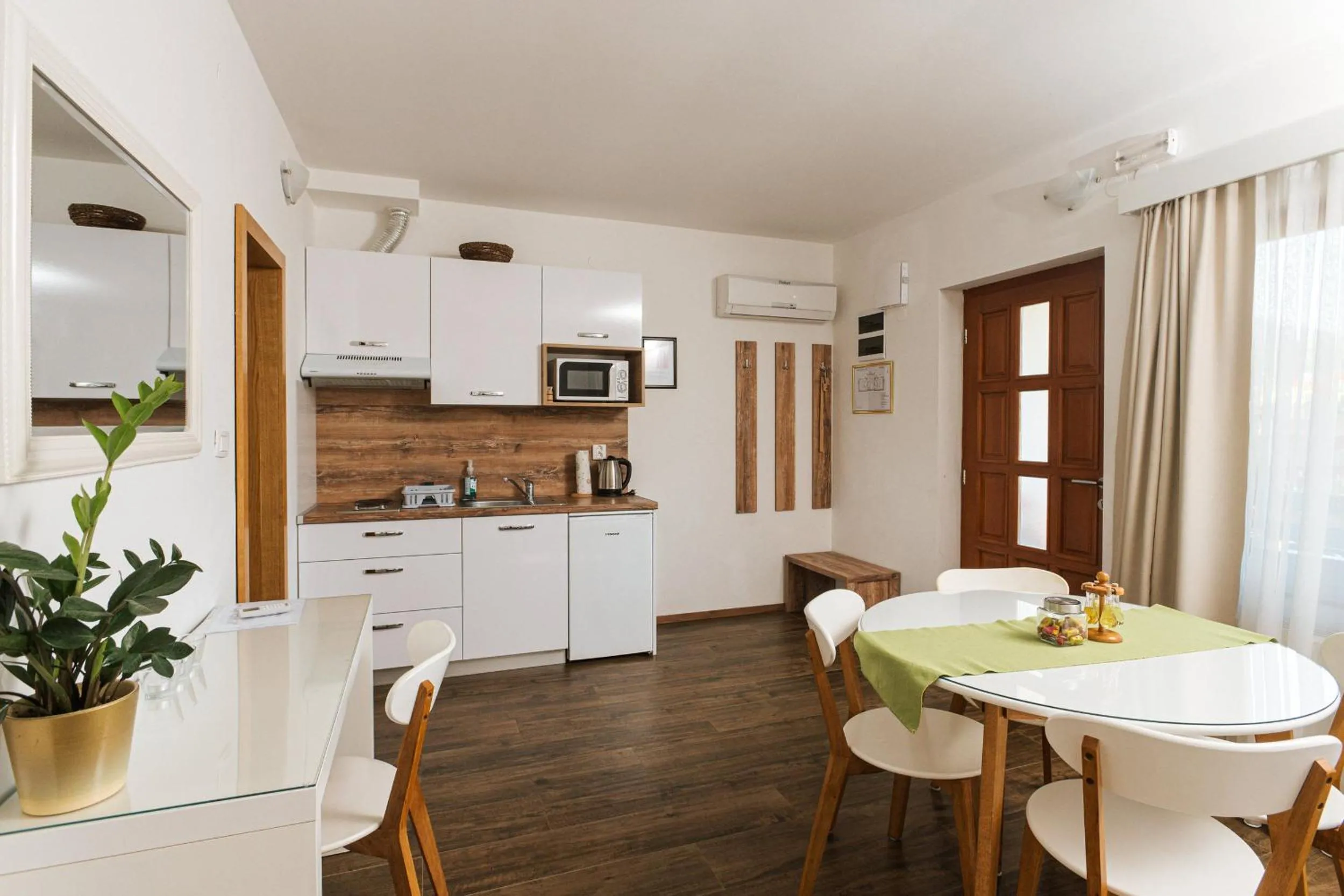 Coffee/tea facilities in B&B Apartments Burić Plitvice Lakes