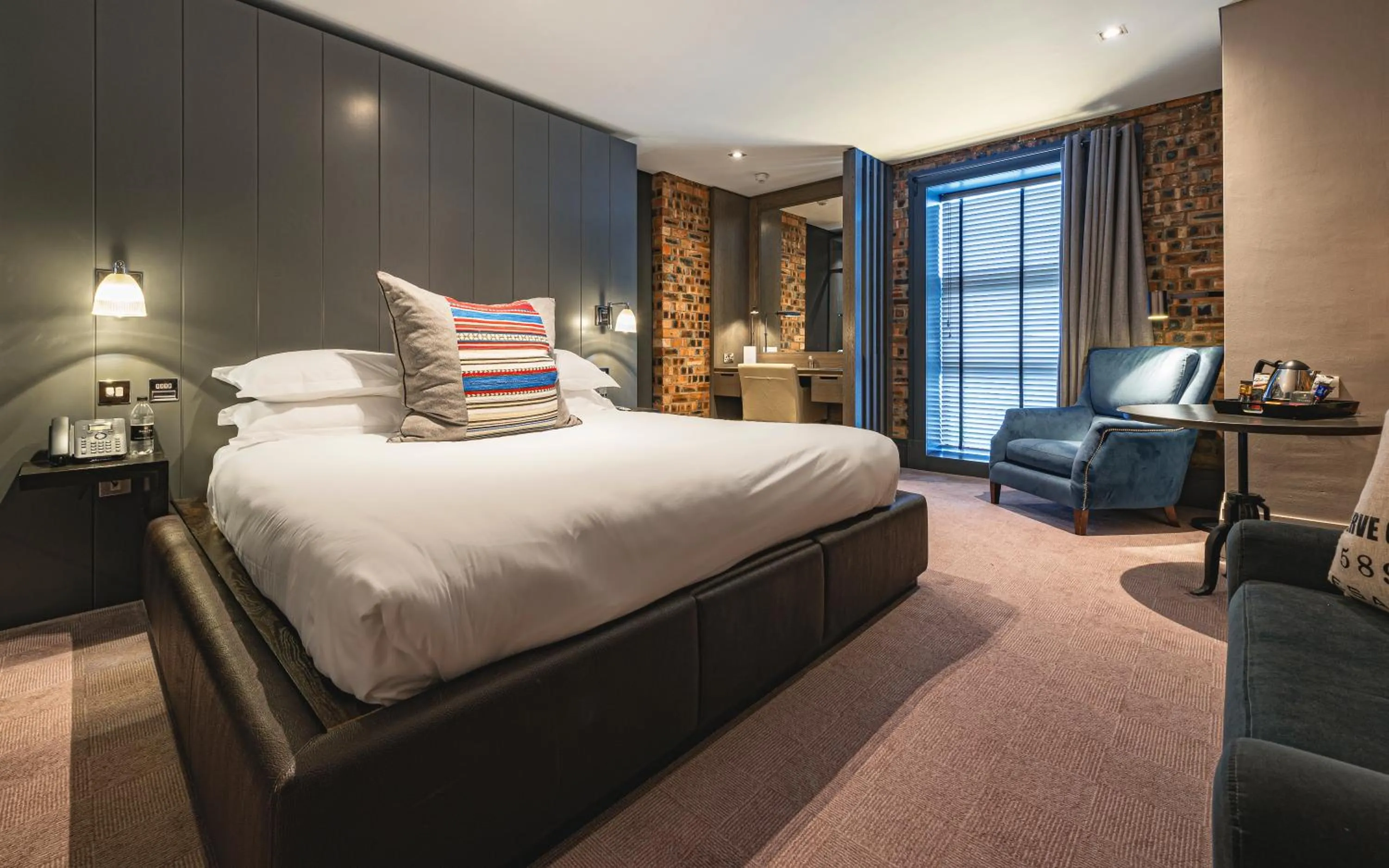 Bedroom, Bed in Dakota Eurocentral