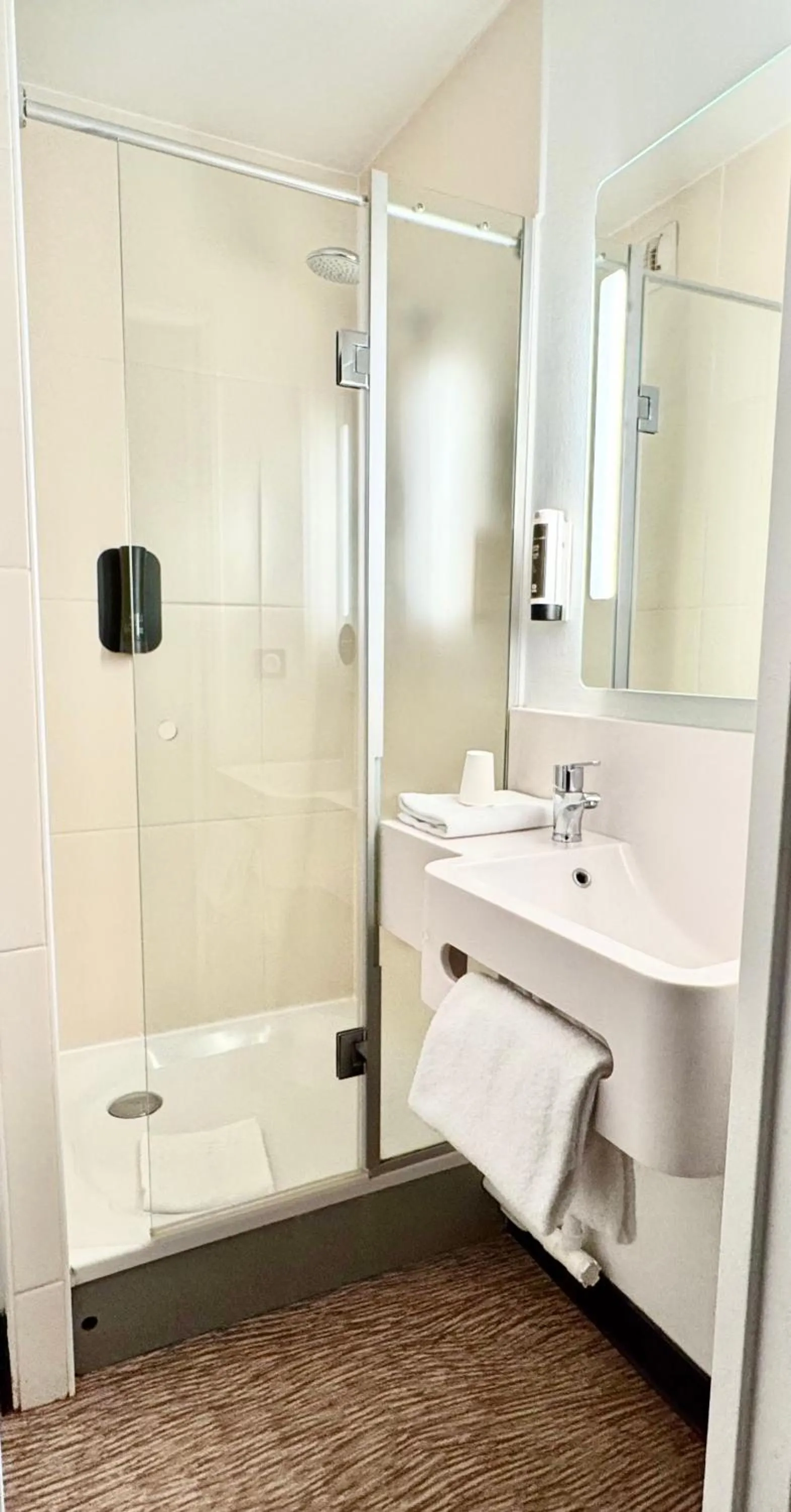 Shower in B&B HOTEL Lille Centre Grand Palais