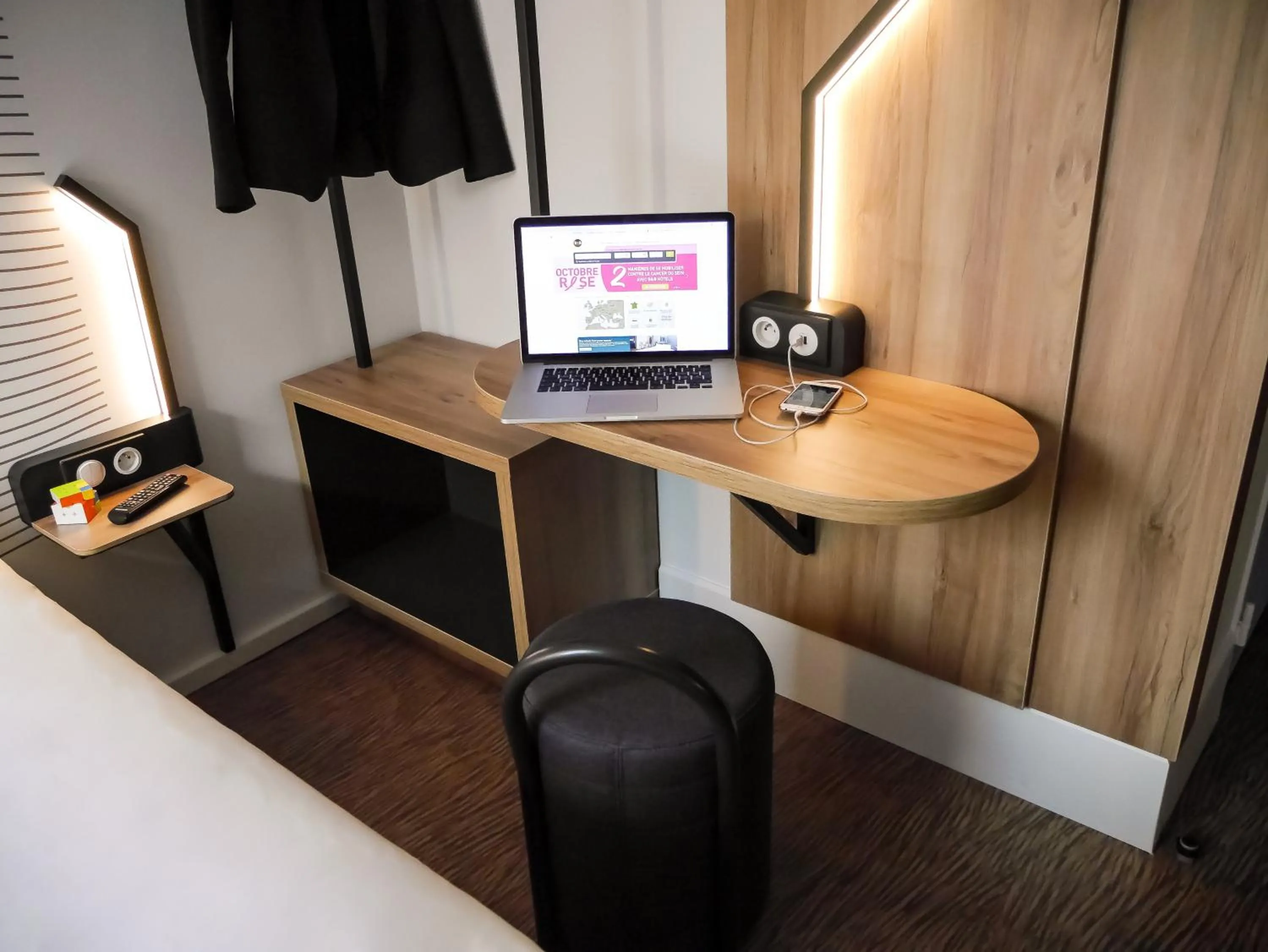 Decorative detail, Bed in B&B HOTEL Lille Centre Grand Palais