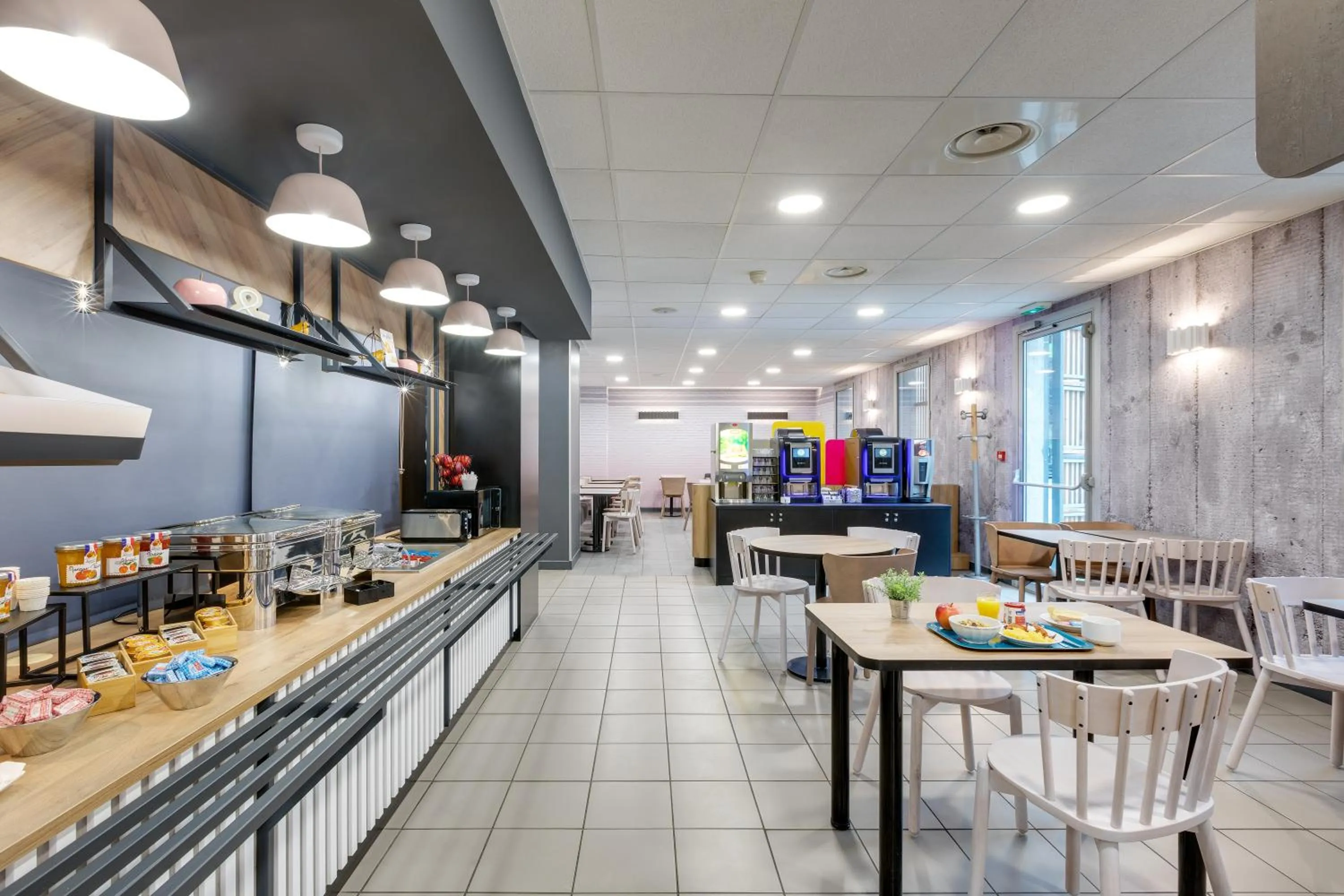 Buffet breakfast in B&B HOTEL Lille Centre Grand Palais