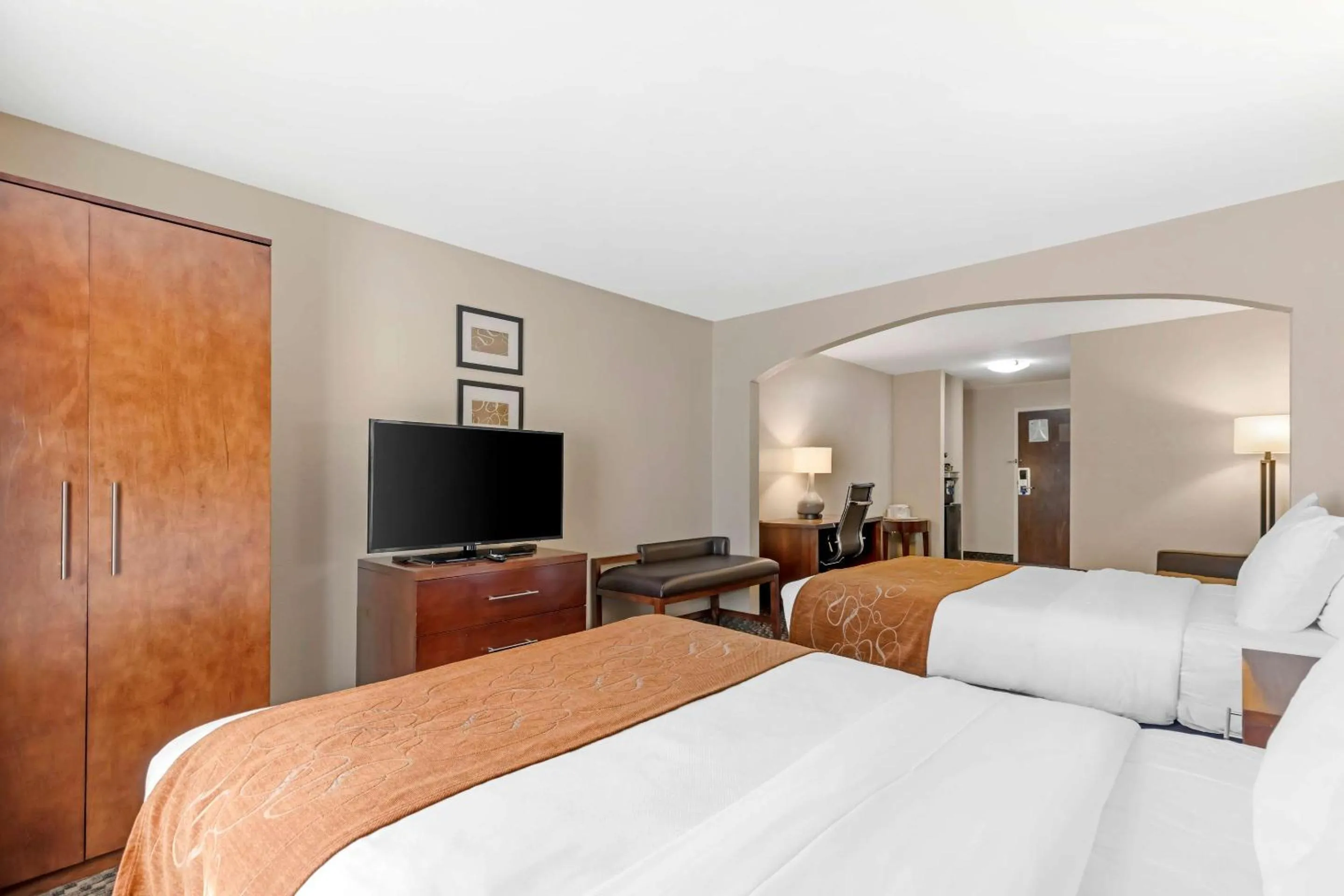 Bedroom, Bed in Comfort Suites Port Allen - Baton Rouge