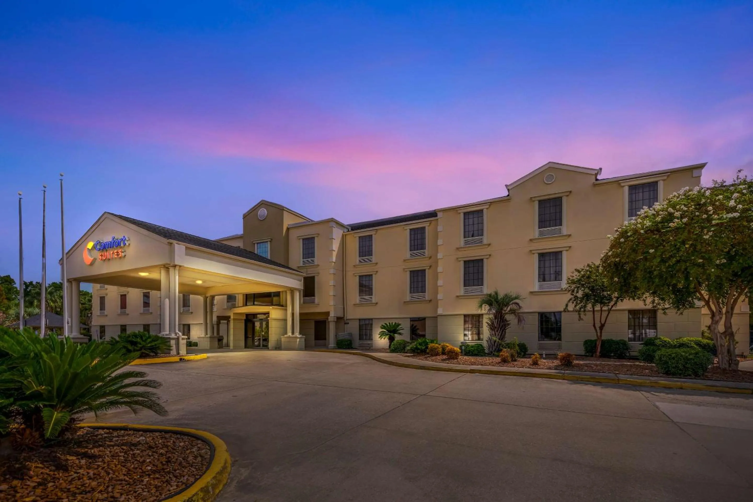 Property building in Comfort Suites Port Allen - Baton Rouge