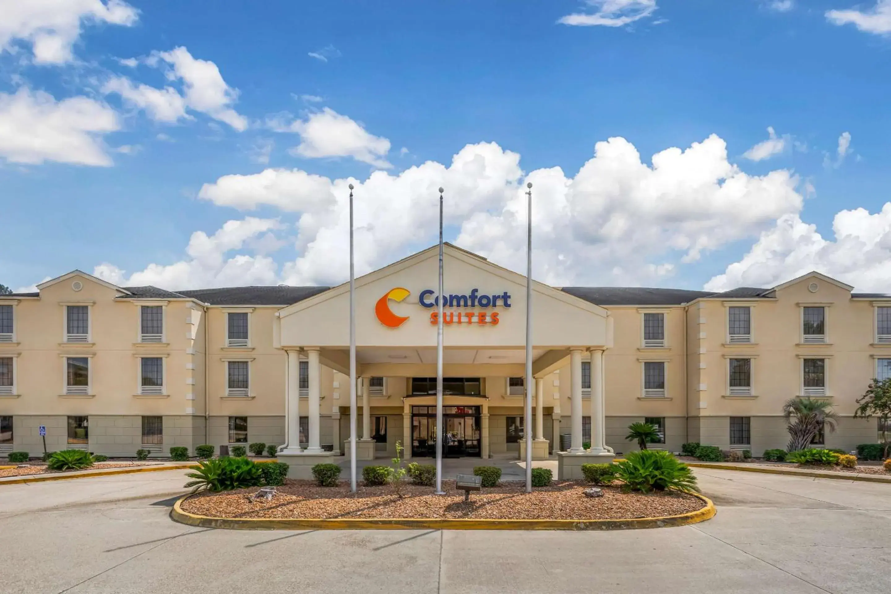 Property building in Comfort Suites Port Allen - Baton Rouge Property building in Comfort Suites Port Allen - Baton Rouge