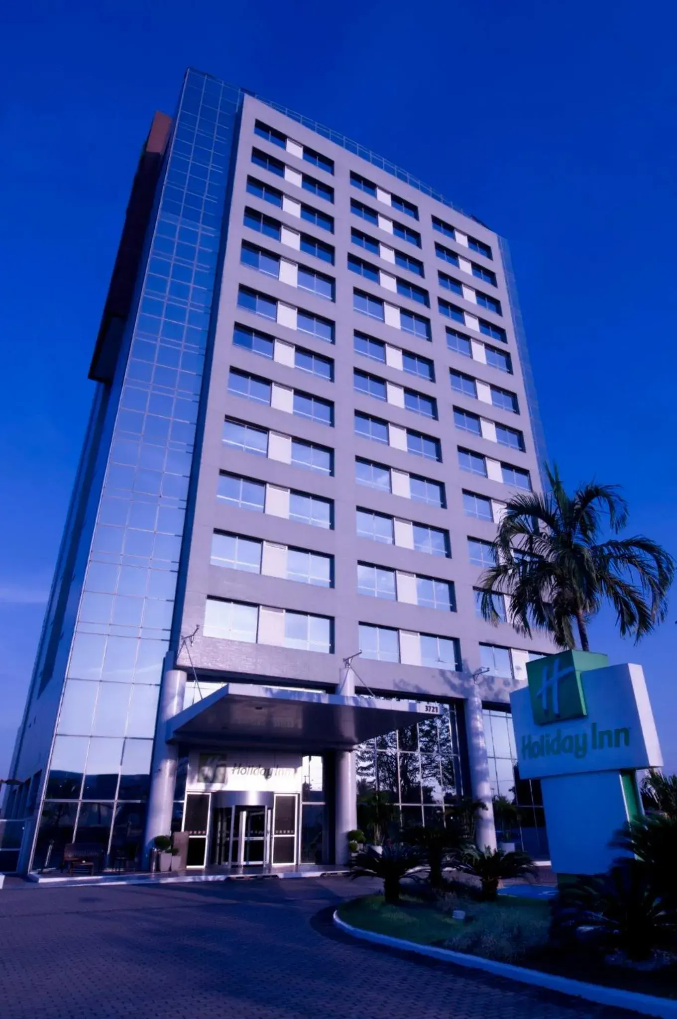 Property building in Holiday Inn Manaus by IHG Property building in Holiday Inn Manaus by IHG