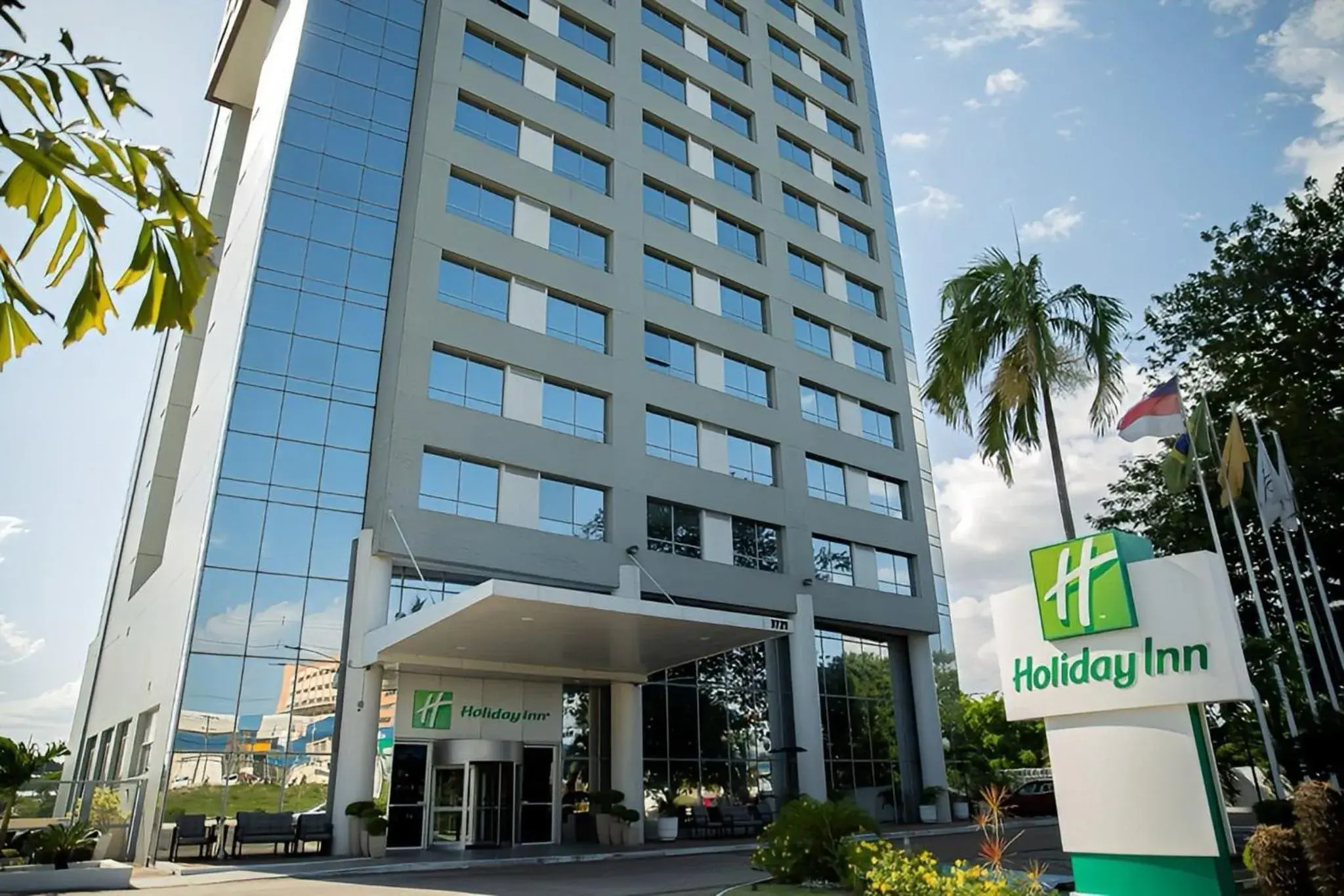 Property building in Holiday Inn Manaus by IHG Property building in Holiday Inn Manaus by IHG