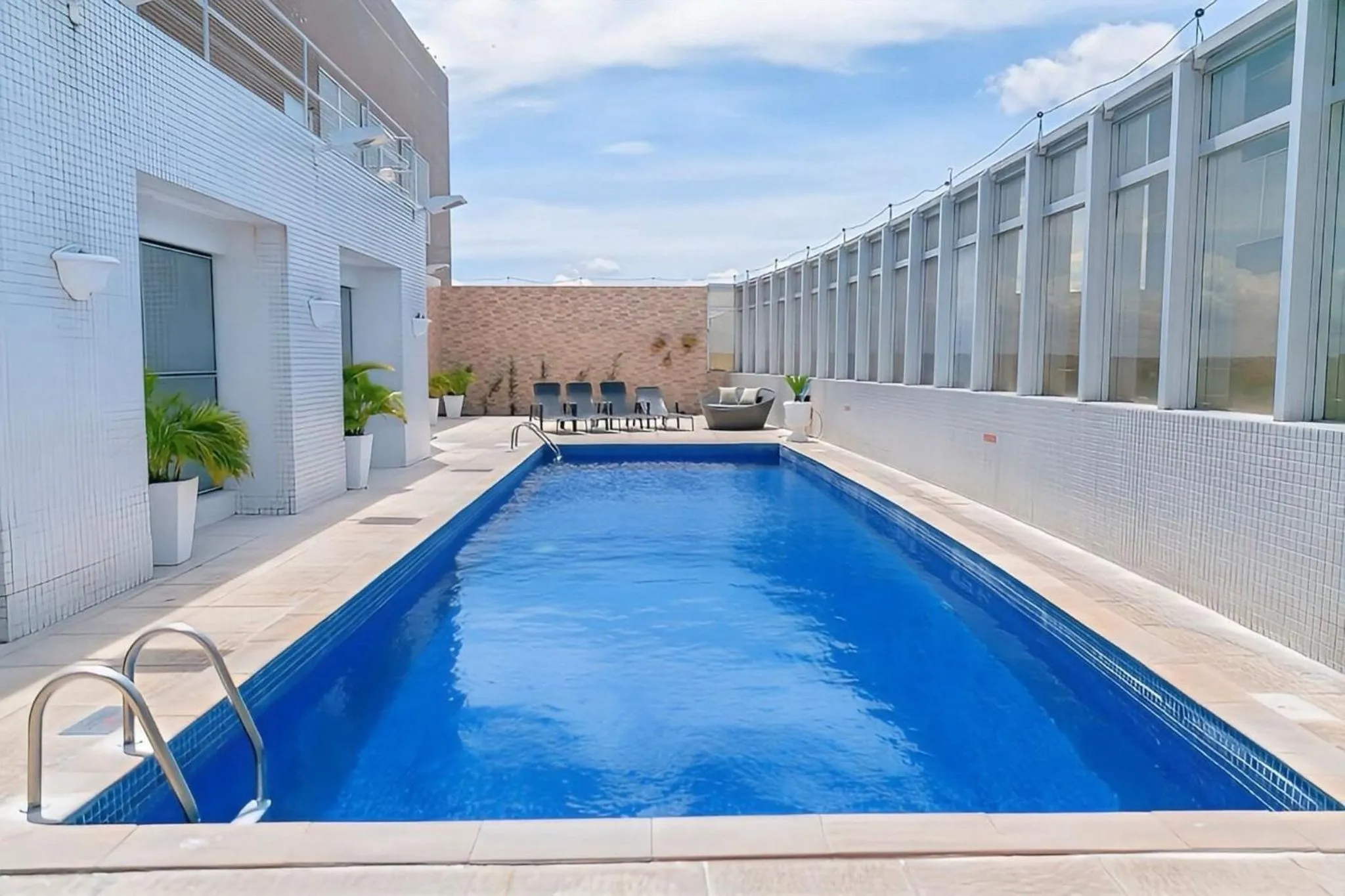Swimming pool in Holiday Inn Manaus by IHG