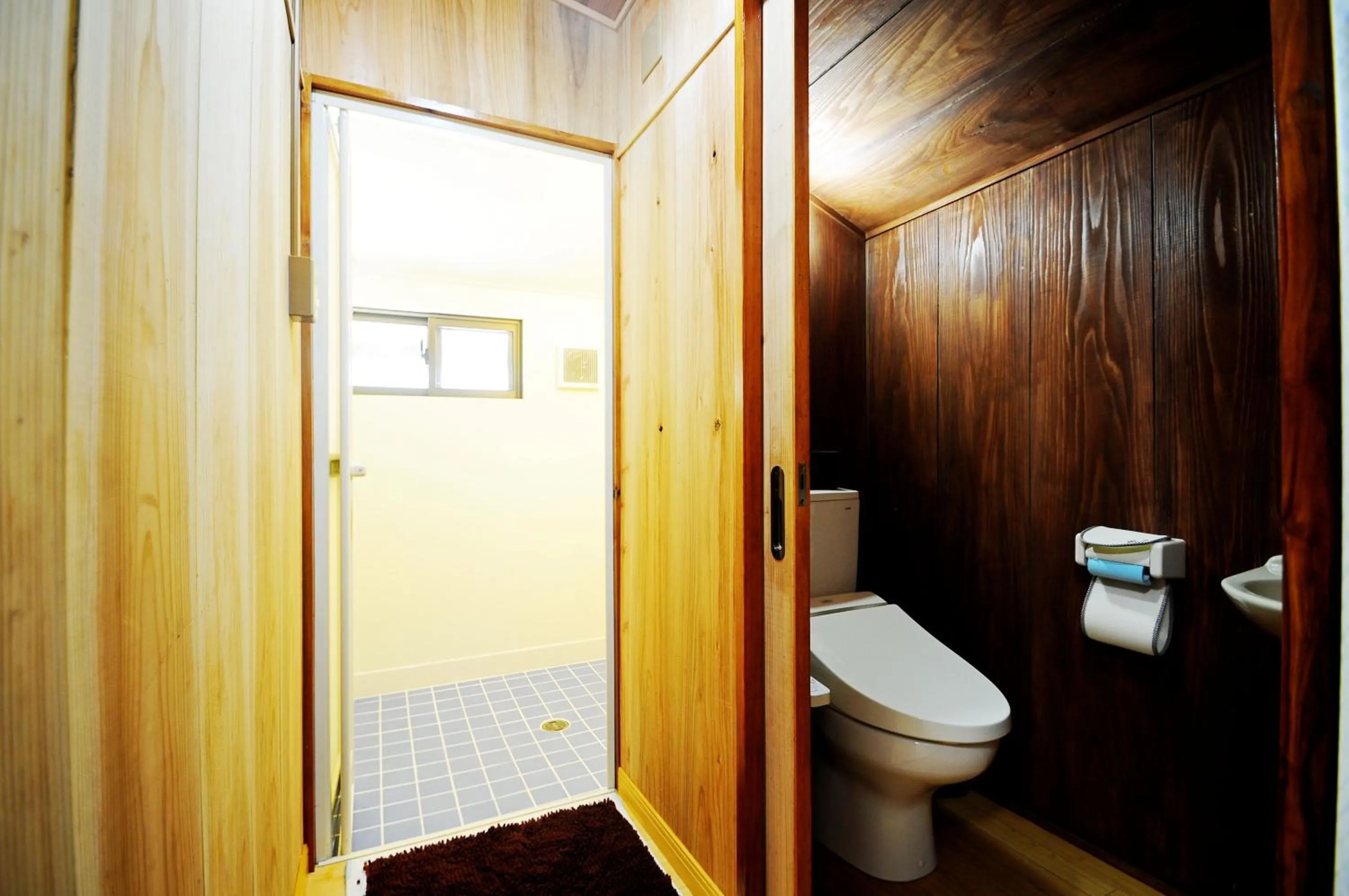 Toilet in Makiya Tokusukeya