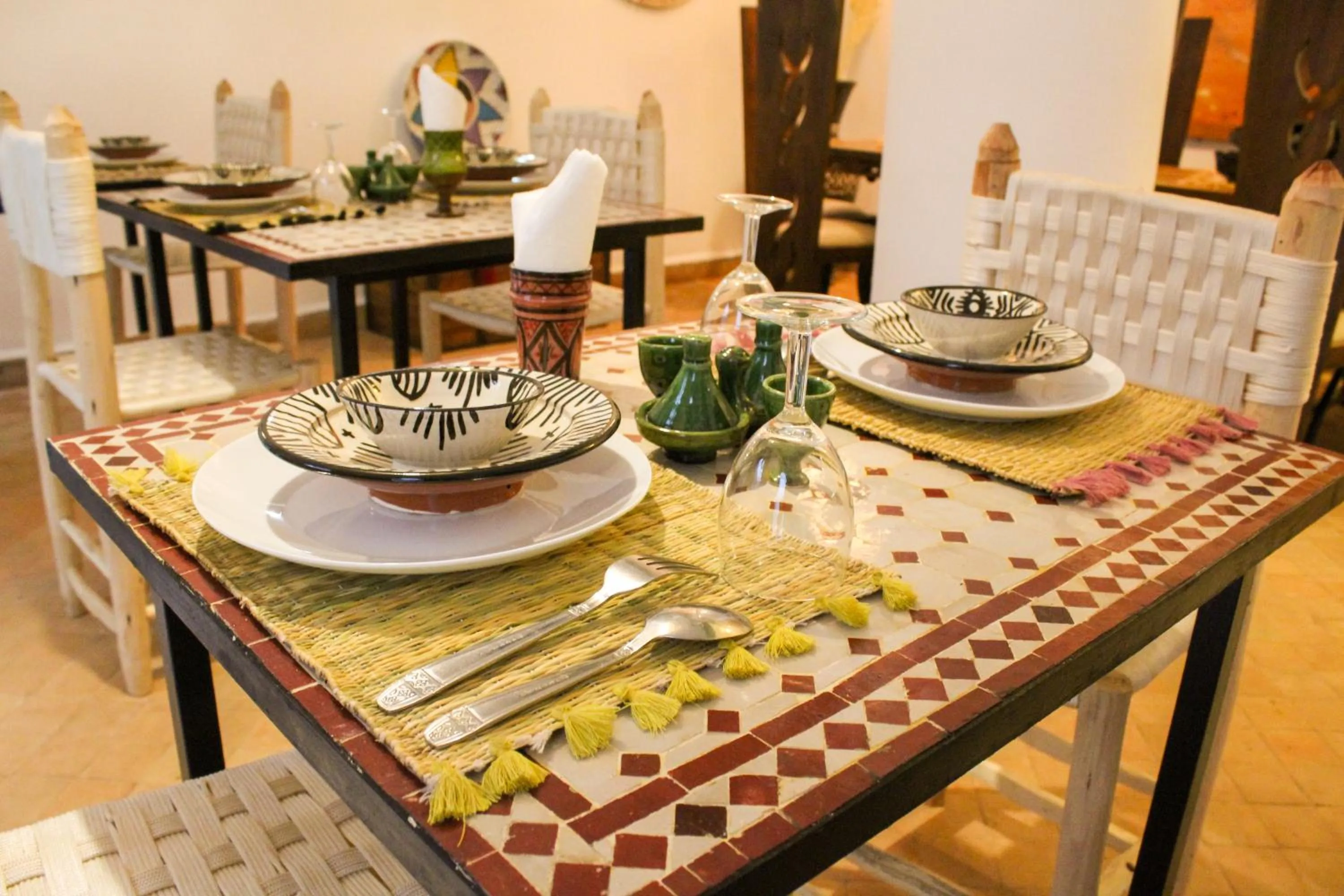 Restaurant/places to eat in Riad Amra