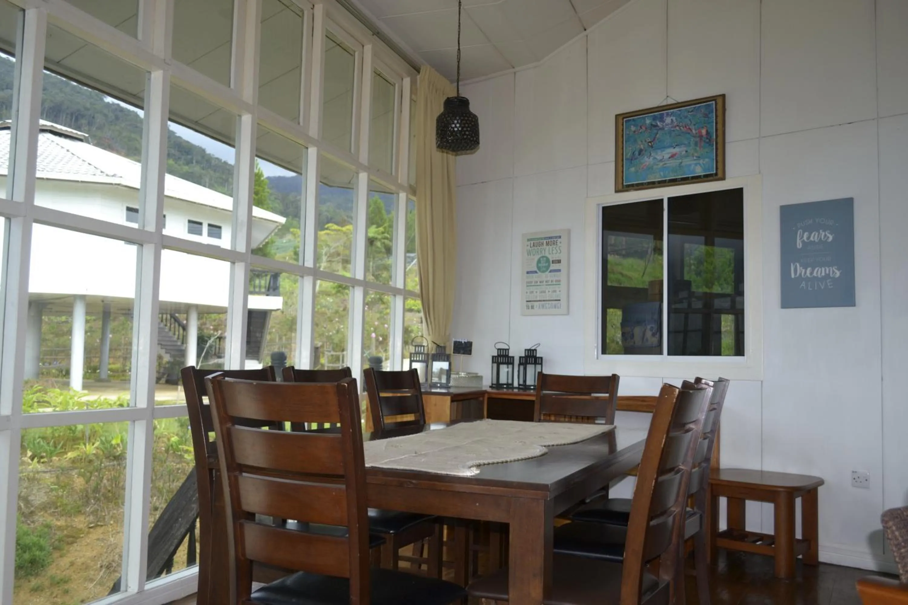 Dining area in Mesilau Mountain Retreats