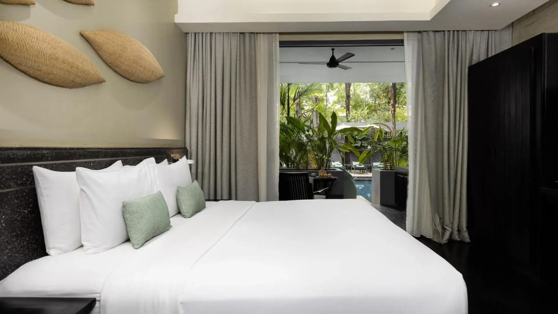 Balcony/Terrace, Bed in Anjali by Syphon Balcony/Terrace, Bed in Anjali by Syphon