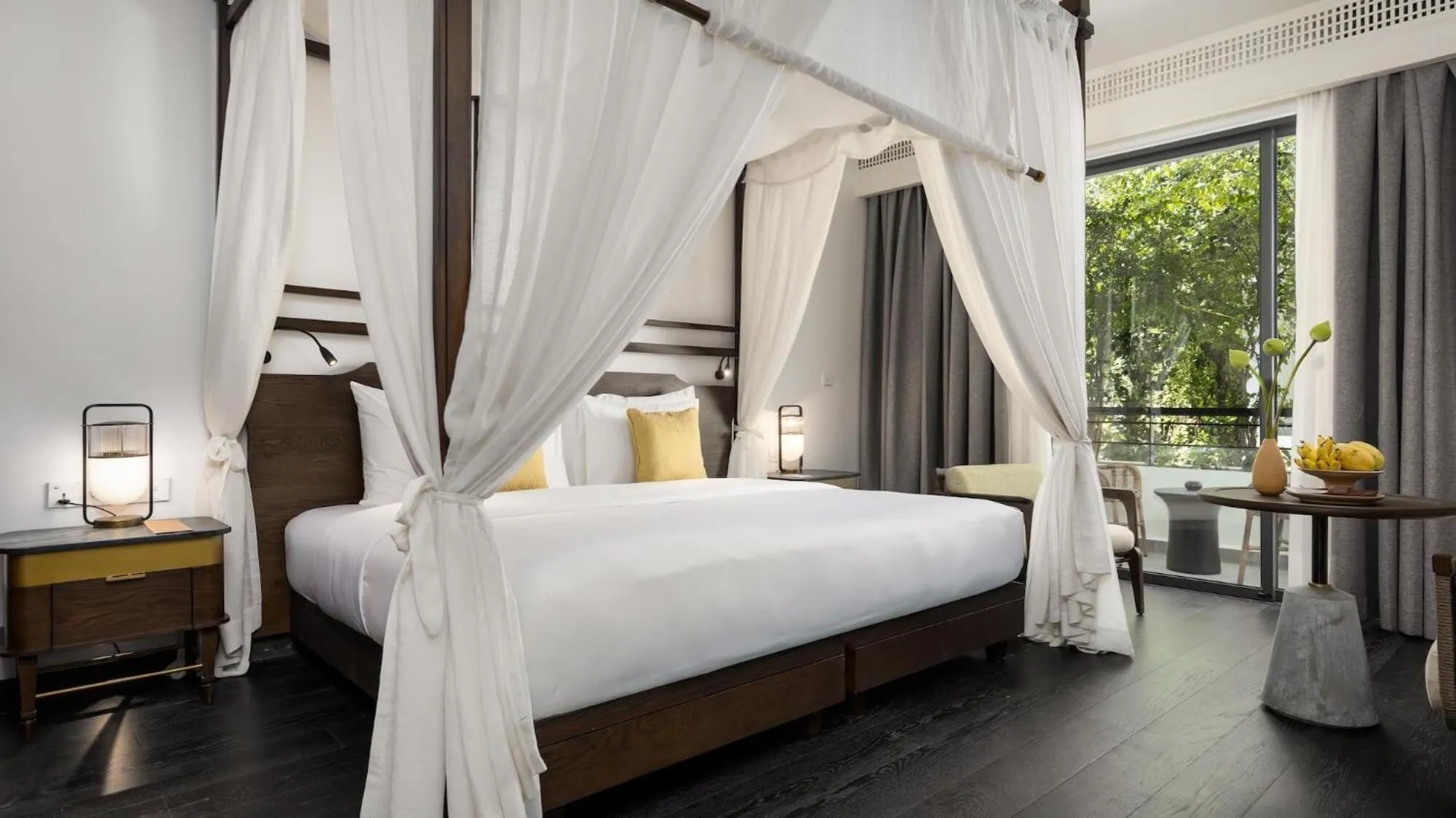 Photo of the whole room, Bed in Anjali by Syphon