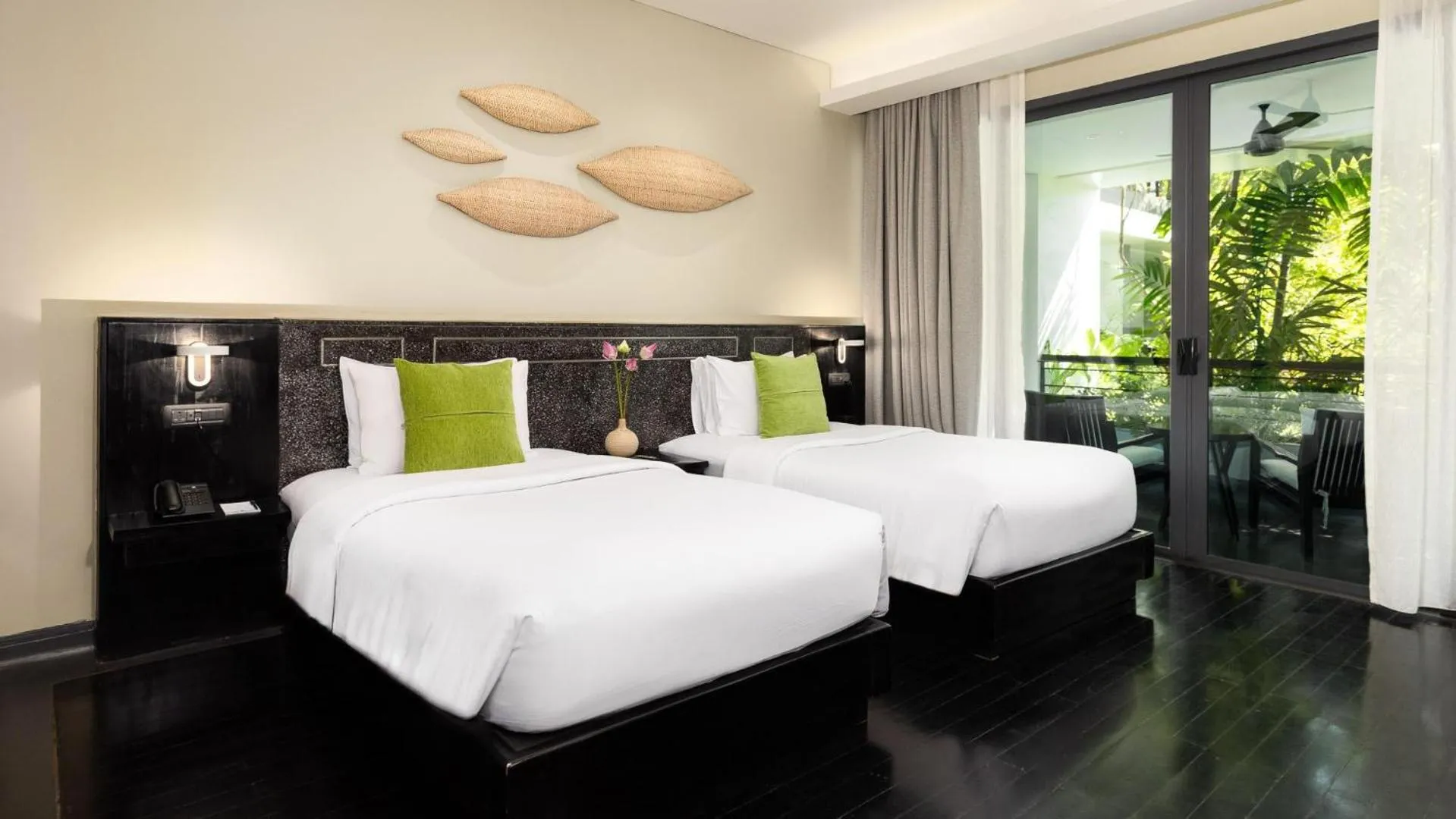 Photo of the whole room, Bed in Anjali by Syphon