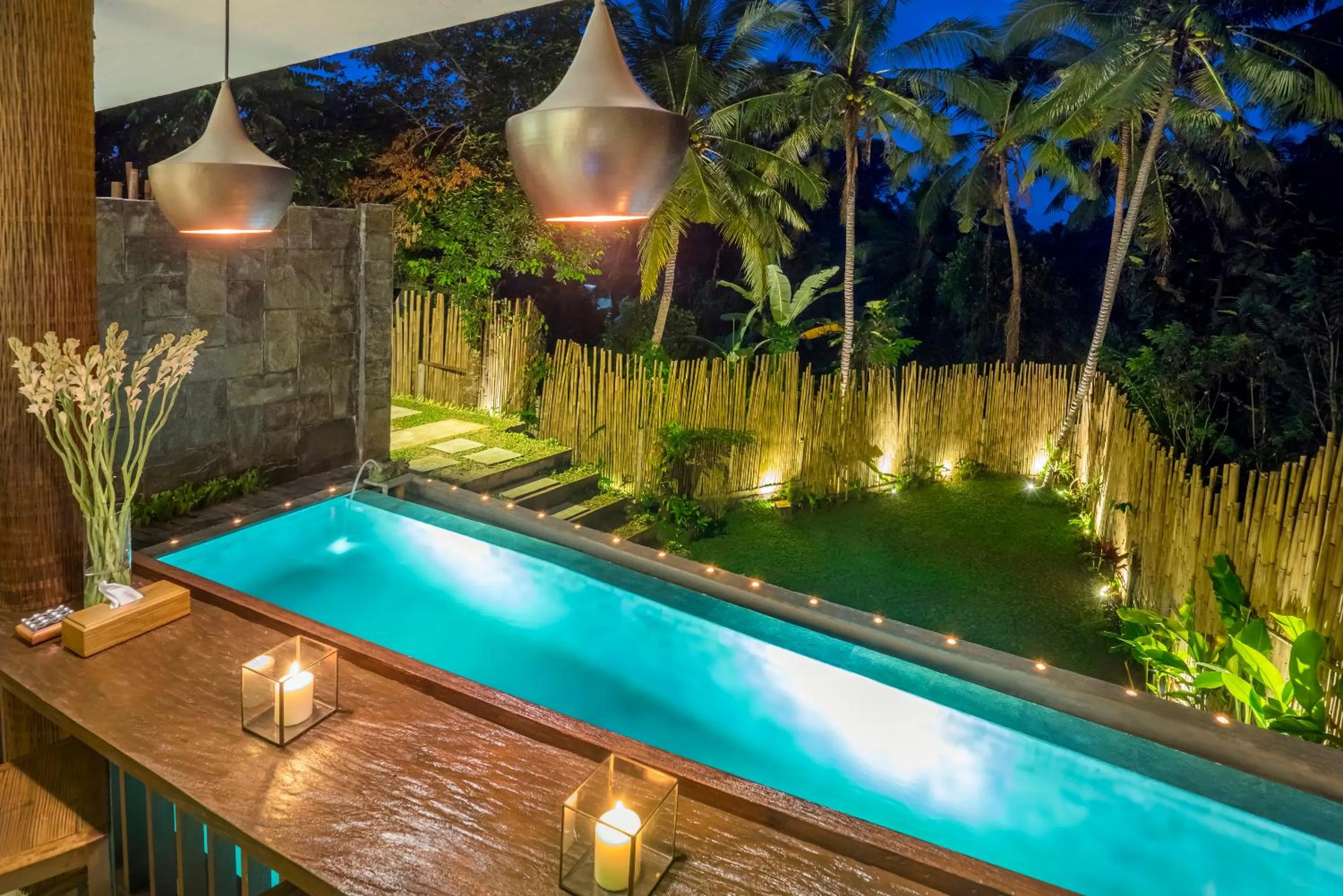 Swimming pool in Rumah Suweta