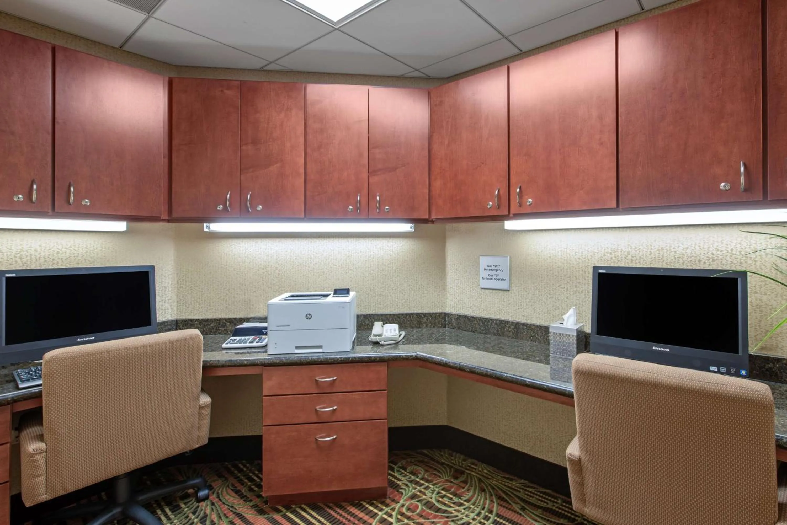 Business facilities in Hampton Inn & Suites Arcata