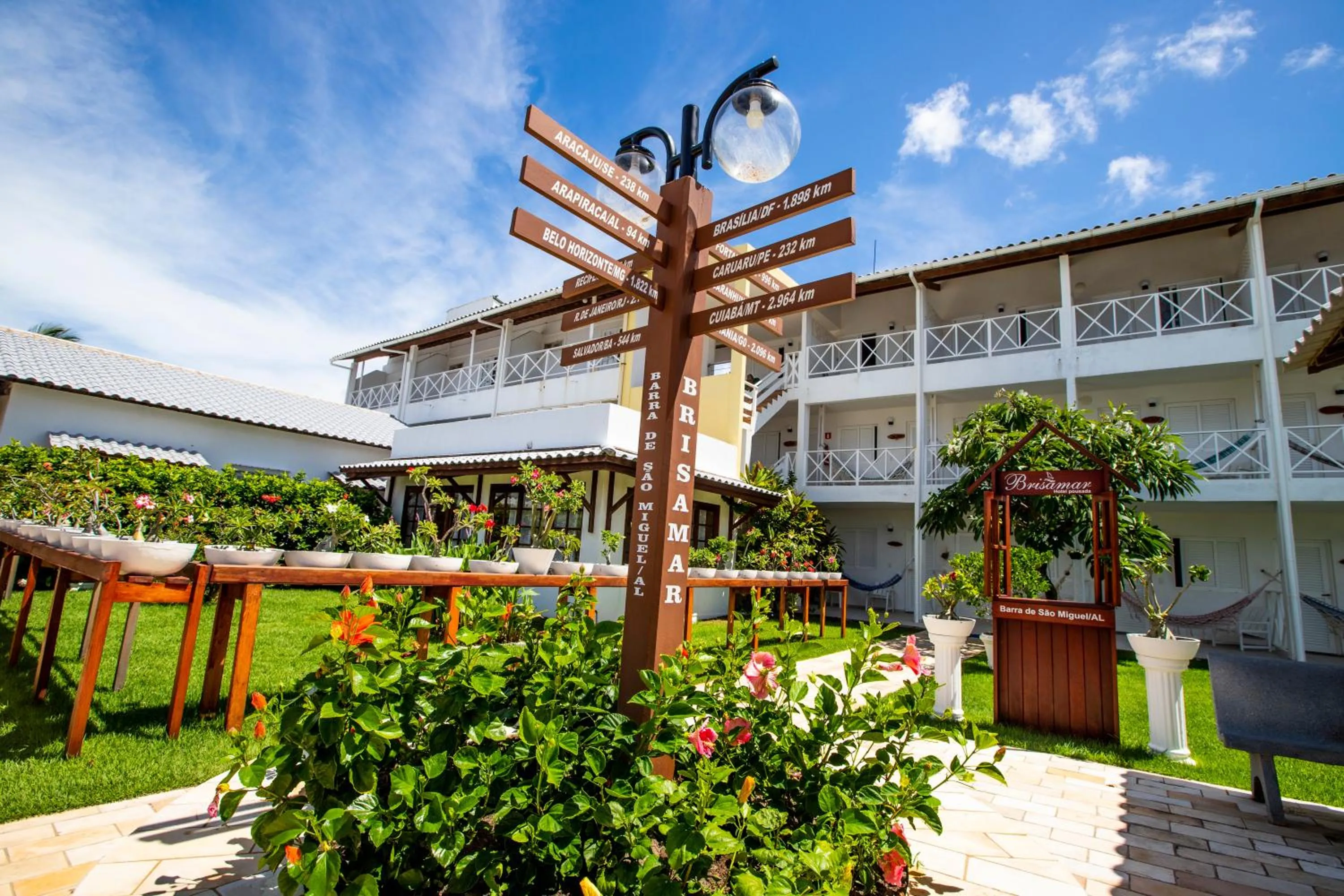 Property building in Brisamar Hotel Pousada
