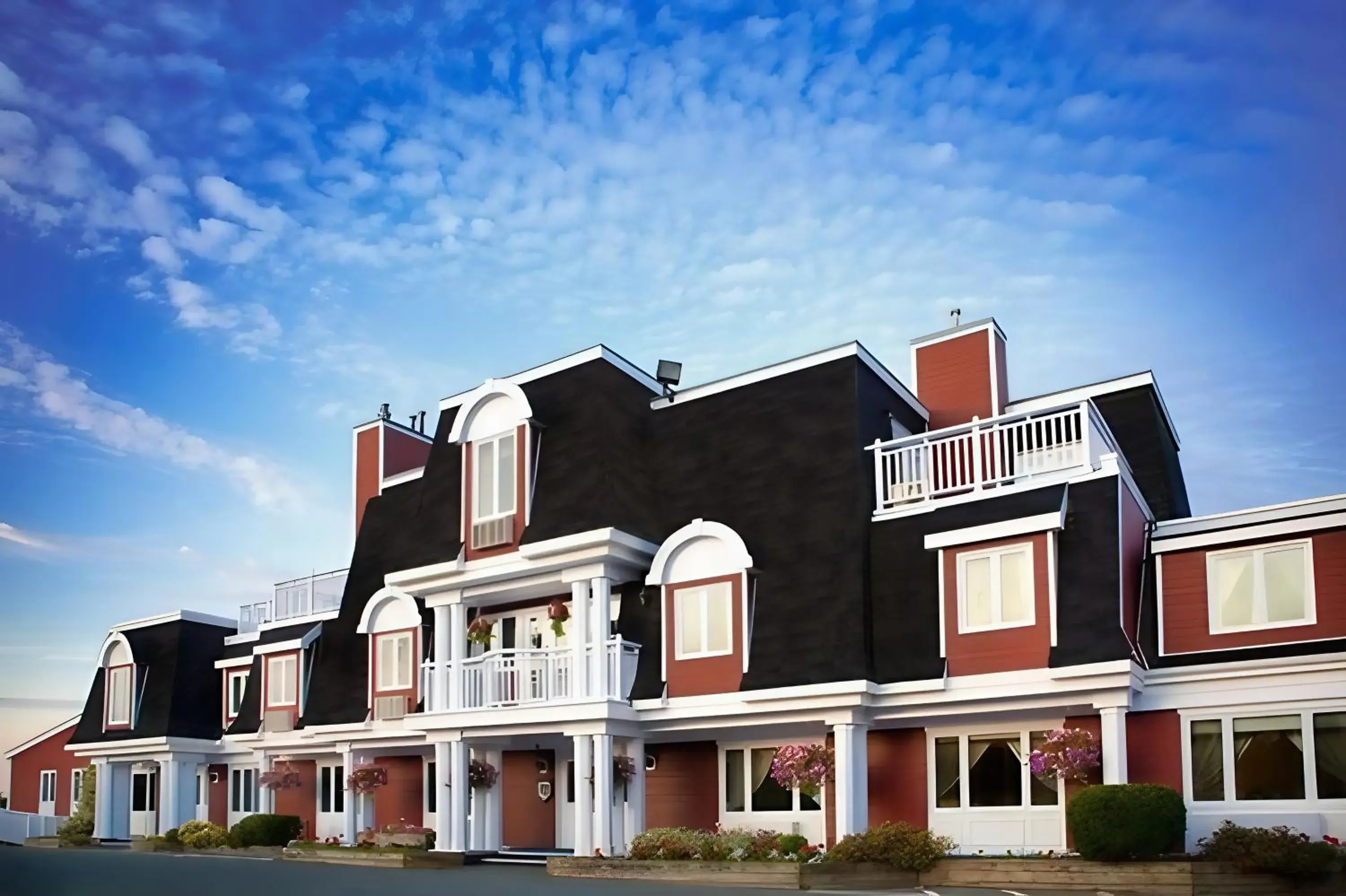 Property building in Inn on the Lake Property building in Inn on the Lake