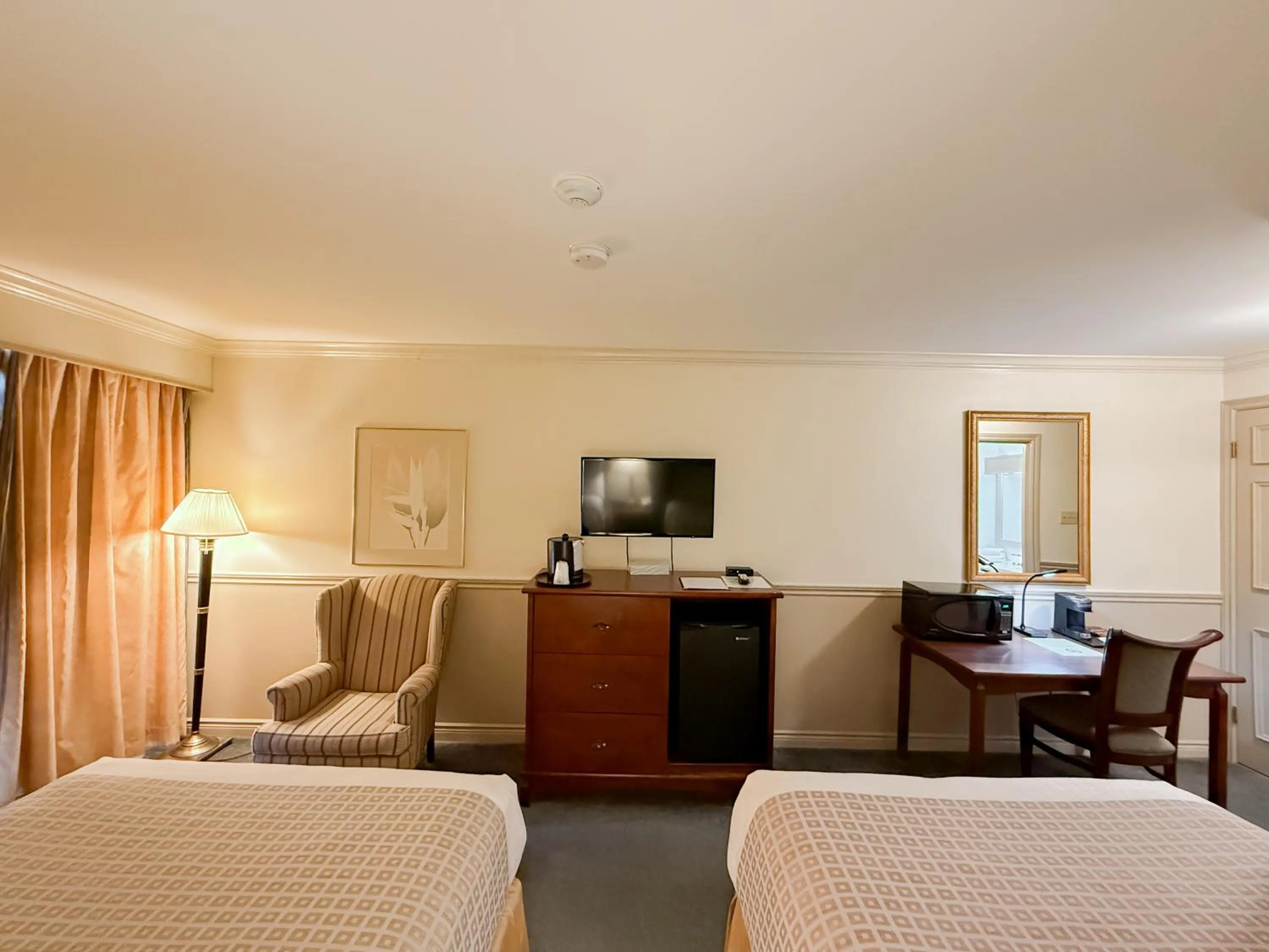 Bed in Inn on the Lake