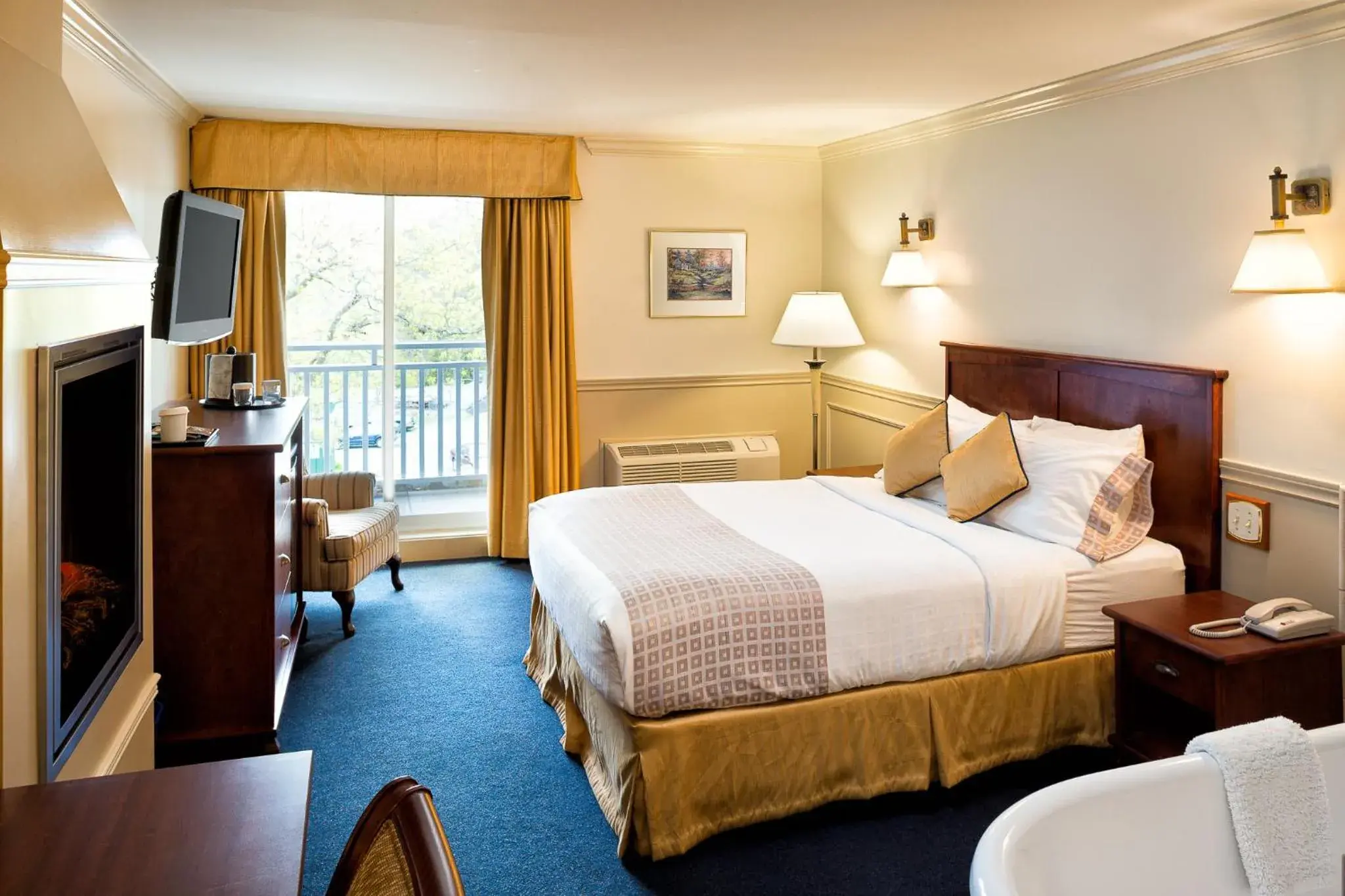 TV and multimedia, Bed in Inn on the Lake TV and multimedia, Bed in Inn on the Lake