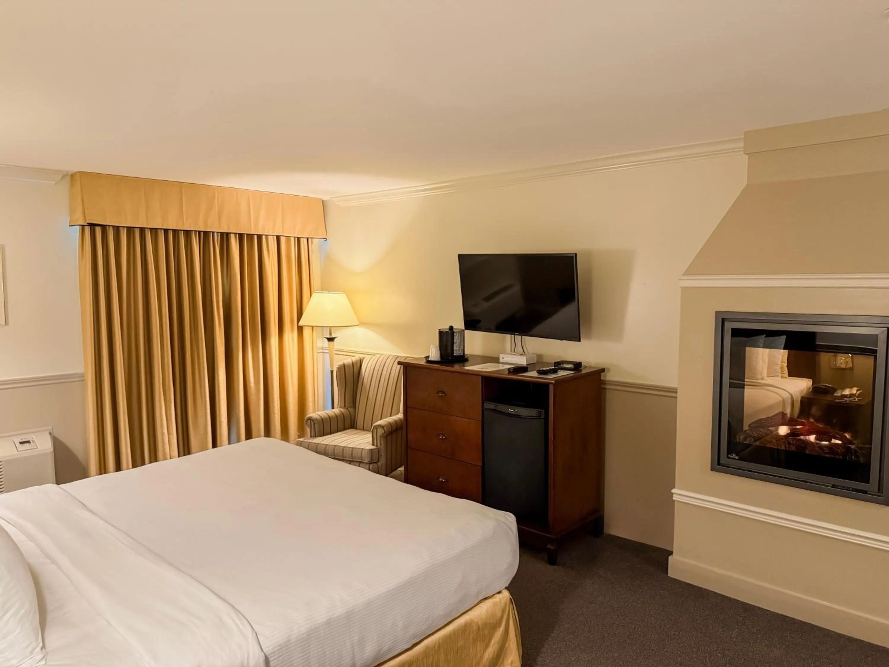 TV and multimedia, Bed in Inn on the Lake