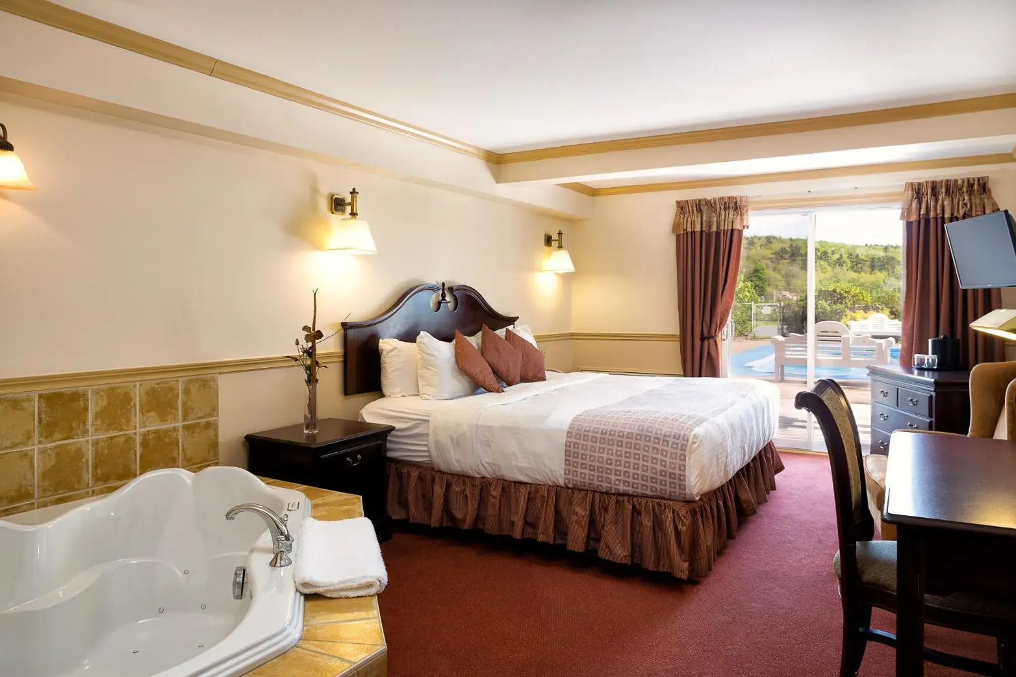 Photo of the whole room, Bed in Inn on the Lake Photo of the whole room, Bed in Inn on the Lake