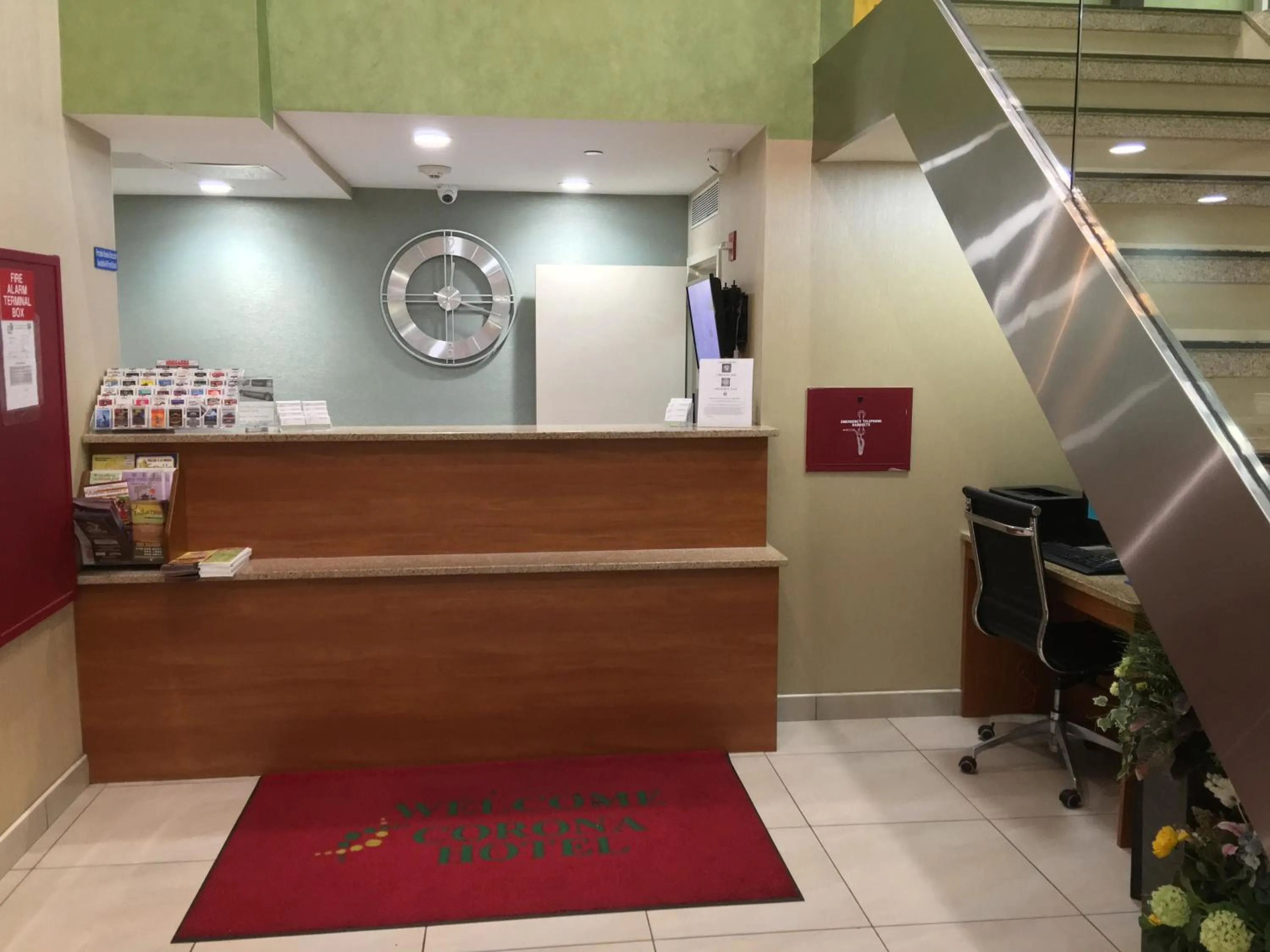 Lobby or reception in Corona Hotel New York - LaGuardia Airport