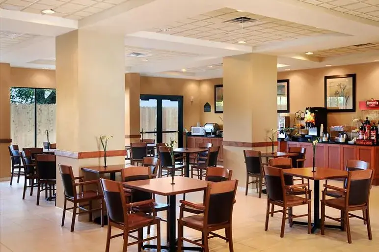 Restaurant/places to eat in Wingate by Wyndham New Braunfels Restaurant/places to eat in Wingate by Wyndham New Braunfels