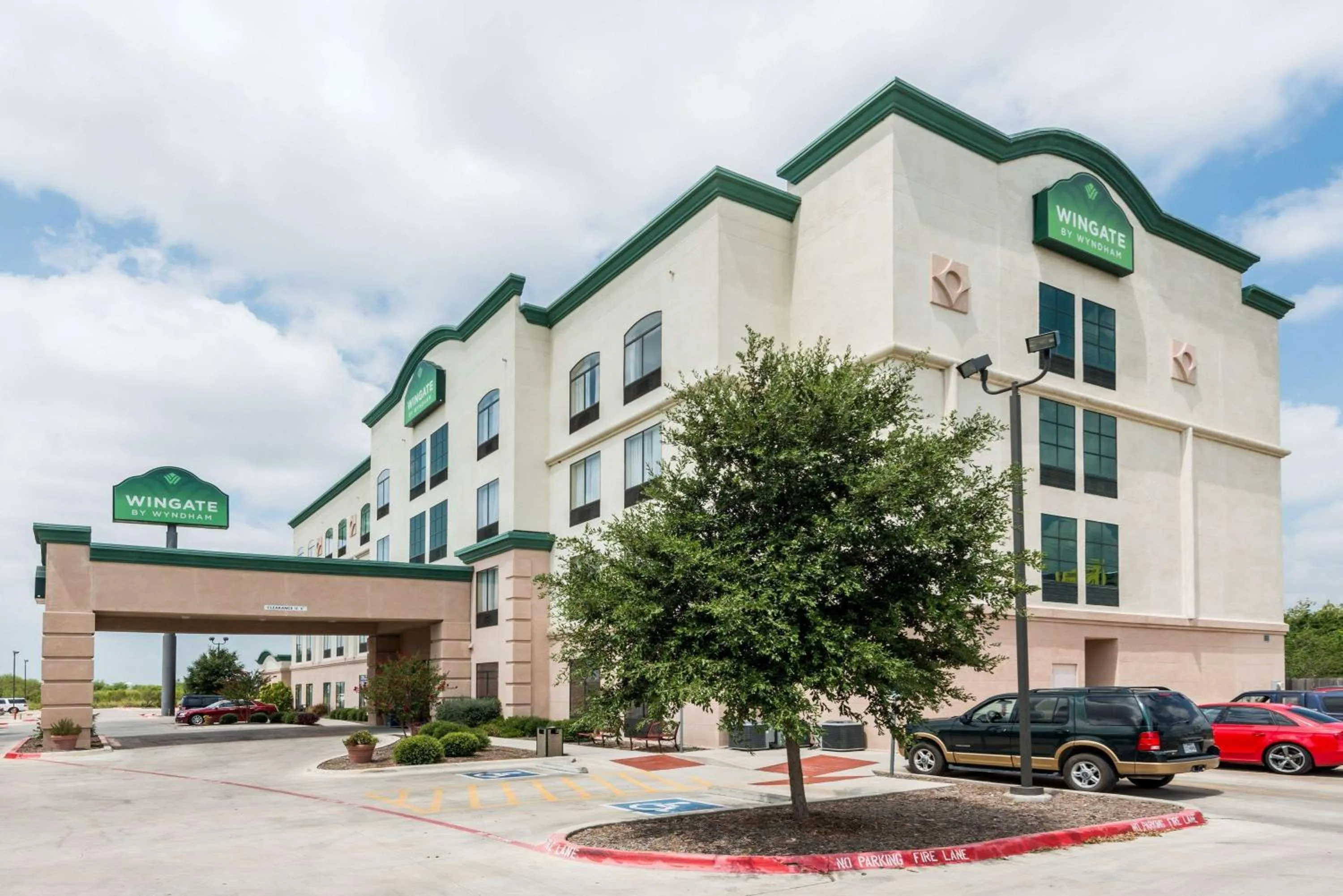 Property building in Wingate by Wyndham New Braunfels