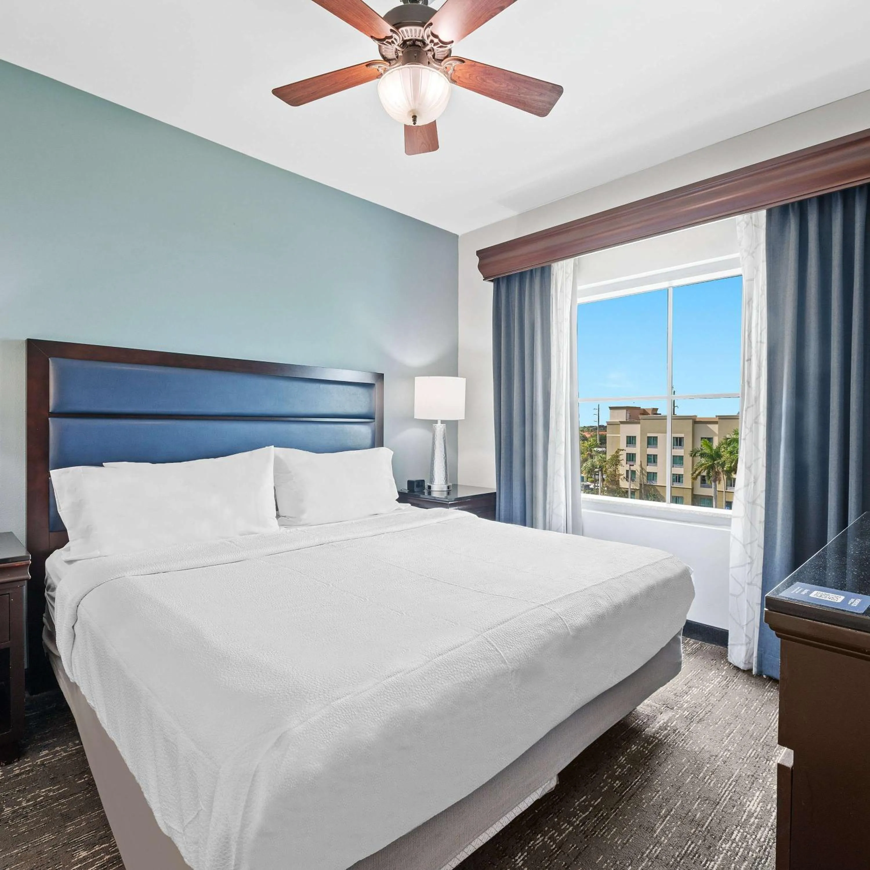 Bed in Homewood Suites by Hilton Fort Lauderdale Airport-Cruise Port