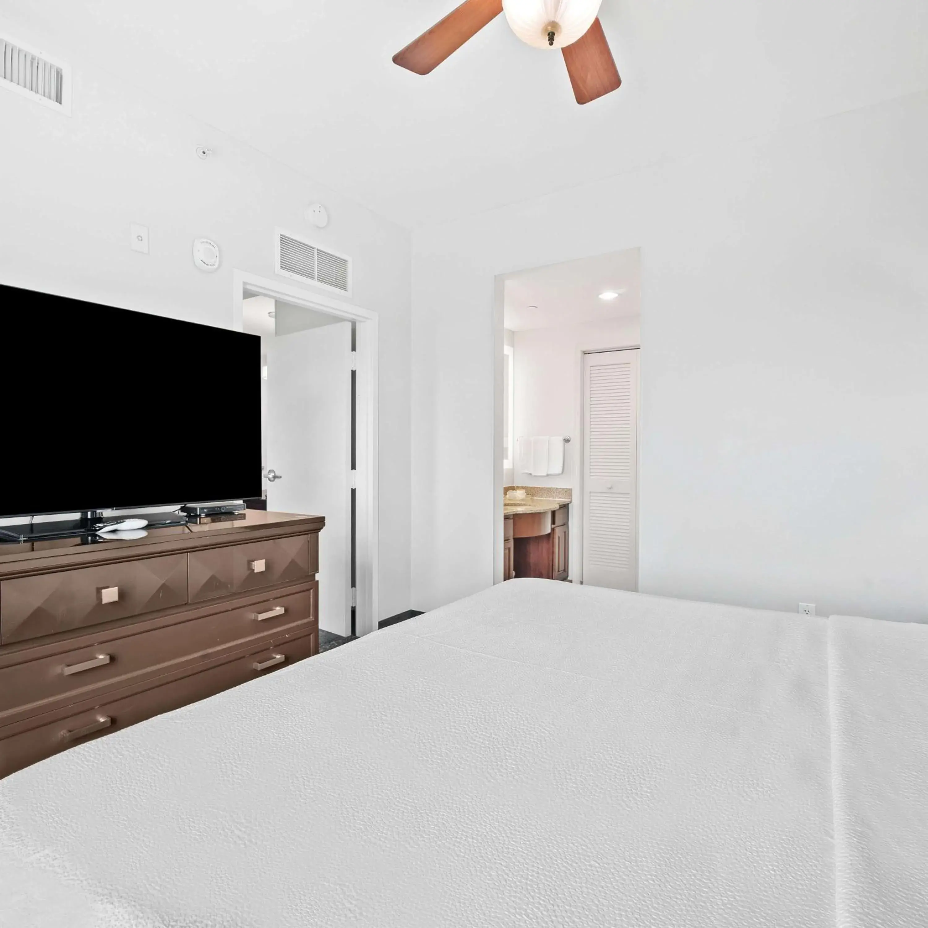 One-Bedroom King Suite - Non-Smoking in Homewood Suites by Hilton Fort Lauderdale Airport-Cruise Port One-Bedroom King Suite - Non-Smoking in Homewood Suites by Hilton Fort Lauderdale Airport-Cruise Port