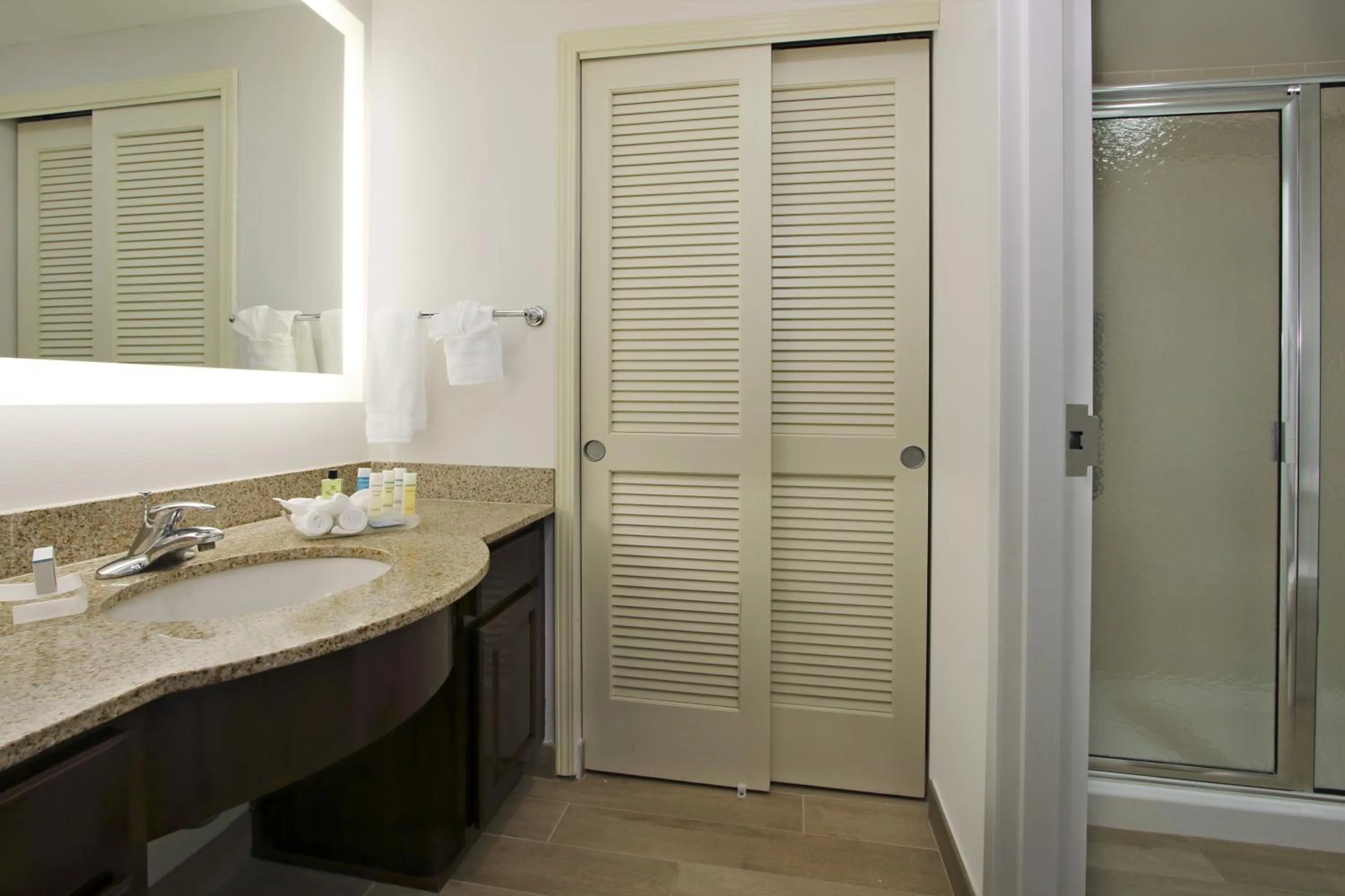 Bathroom in Homewood Suites by Hilton Fort Lauderdale Airport-Cruise Port