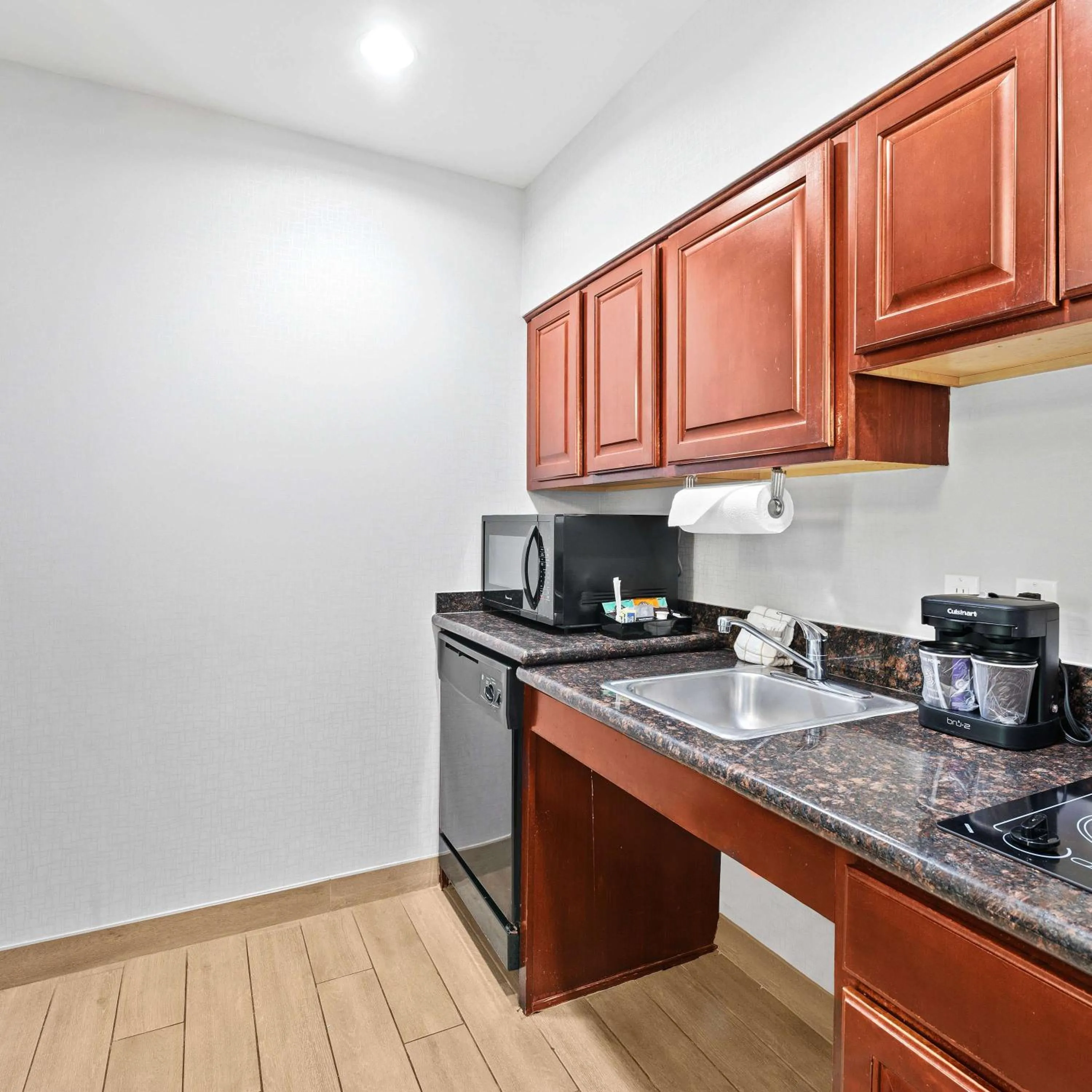 Kitchen or kitchenette in Homewood Suites by Hilton Fort Lauderdale Airport-Cruise Port