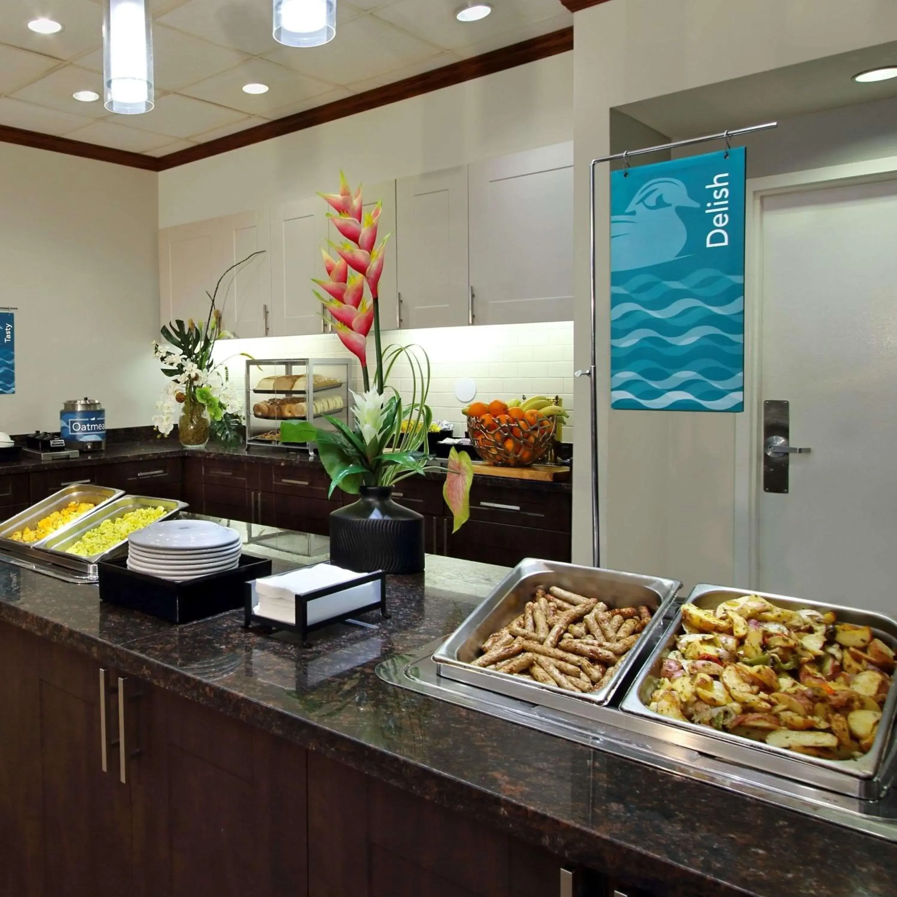 Breakfast in Homewood Suites by Hilton Fort Lauderdale Airport-Cruise Port Breakfast in Homewood Suites by Hilton Fort Lauderdale Airport-Cruise Port
